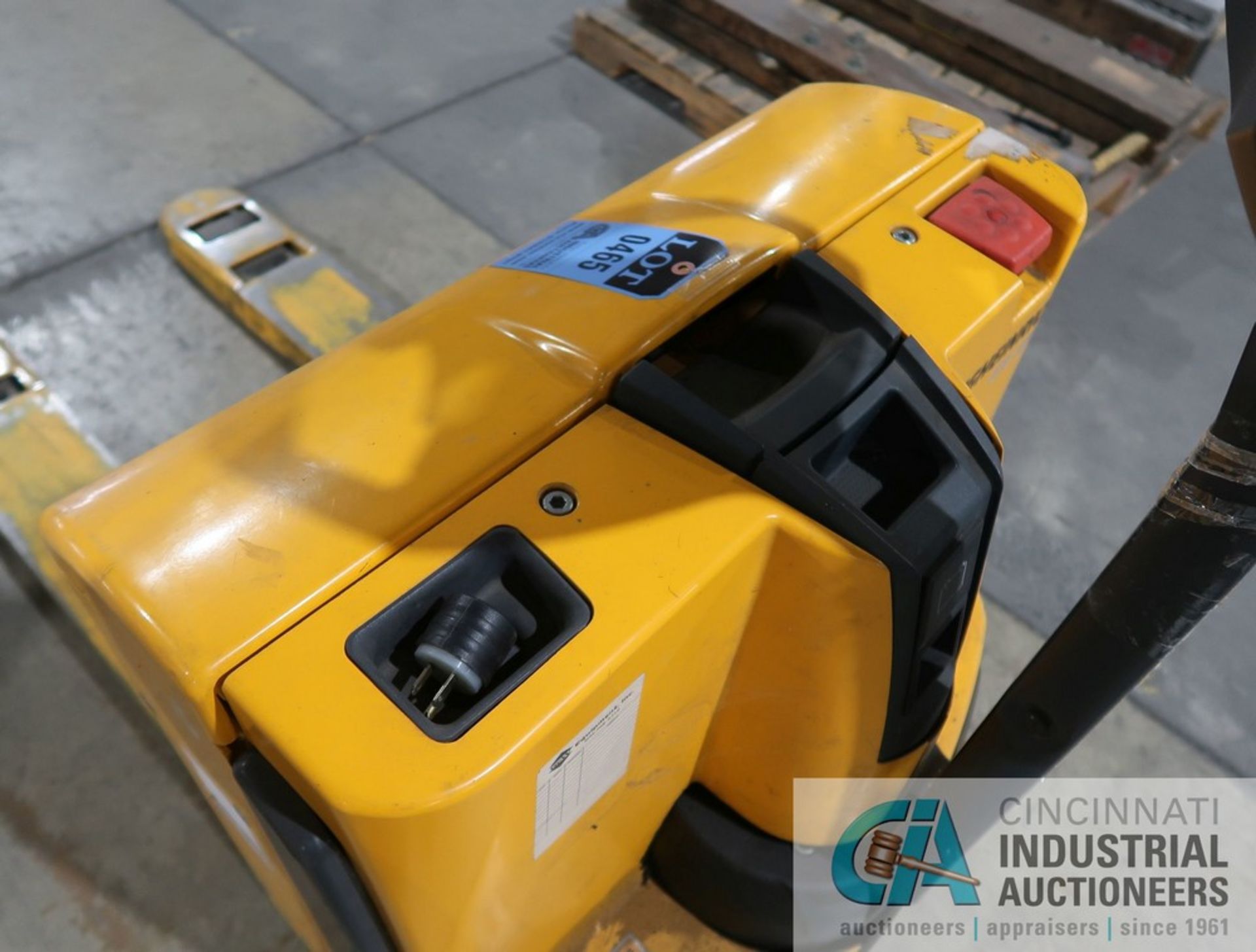 JUNGHEINRICH MODEL EJE120 ELECTRIC WALK BEHIND PALLET TRUCK; S/N N/A, BUILT IN CHARGERS - Image 4 of 4