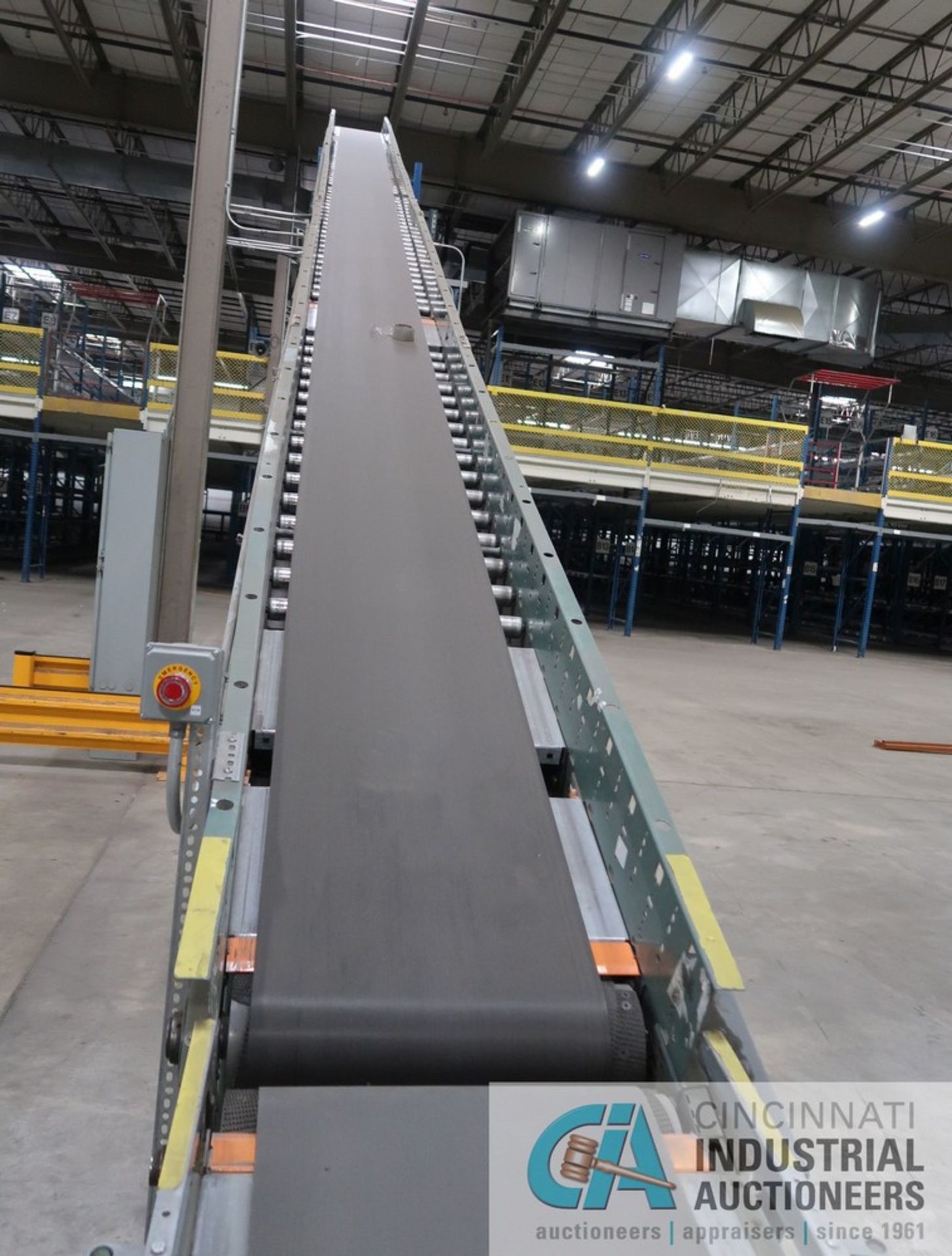 24" X 164' (APPROX.) HYTROL MODEL 190-LR POWER ROLLER CONVEYOR WITH CURVE AND SLIDE, 44' X 18" - Image 5 of 26