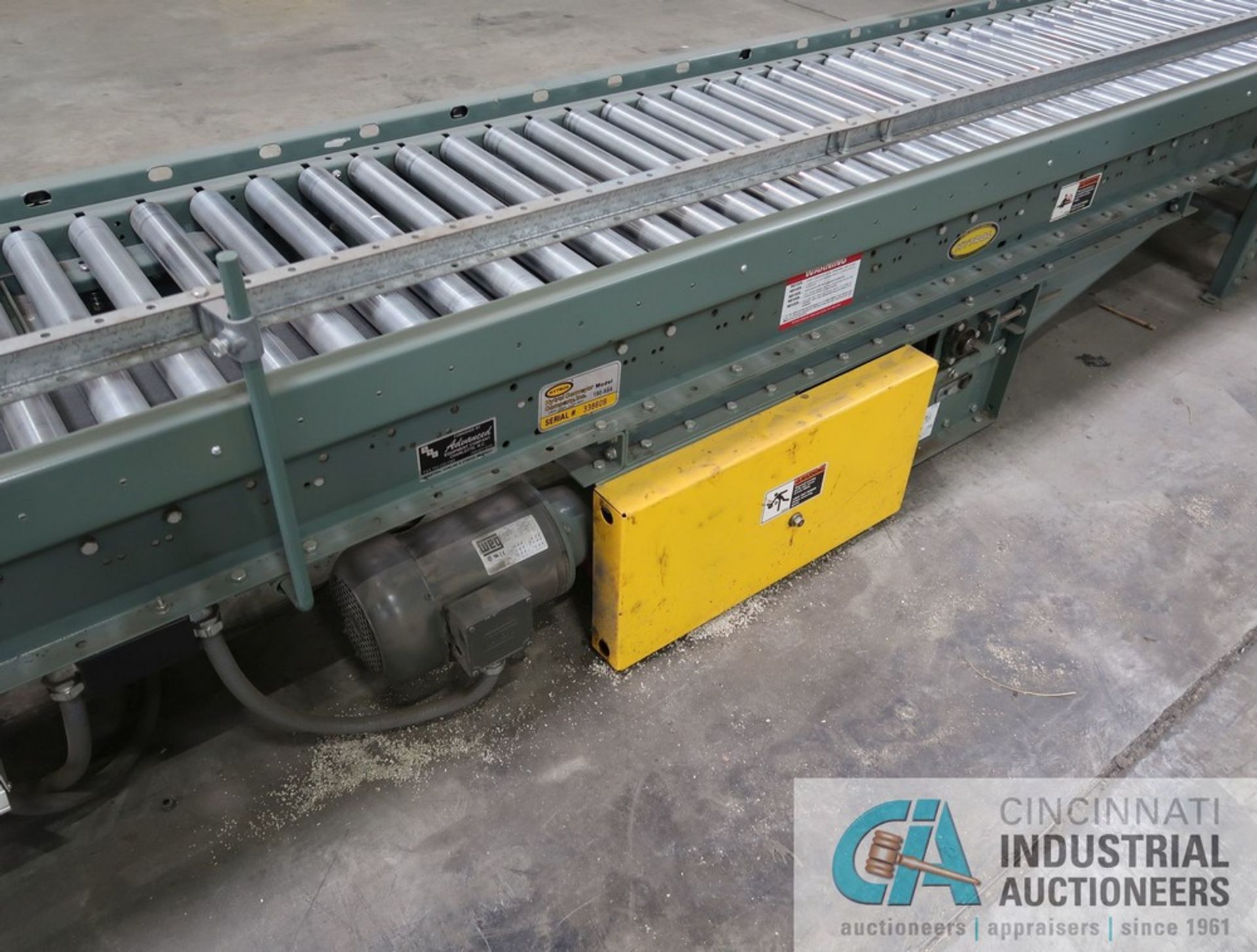 24" WIDE X 160' (APPROX.) HYTROL MODEL 190-ABA POWER ROLLER BALL CONVEYOR WITH CURVE AND 35' X 18" - Image 4 of 19