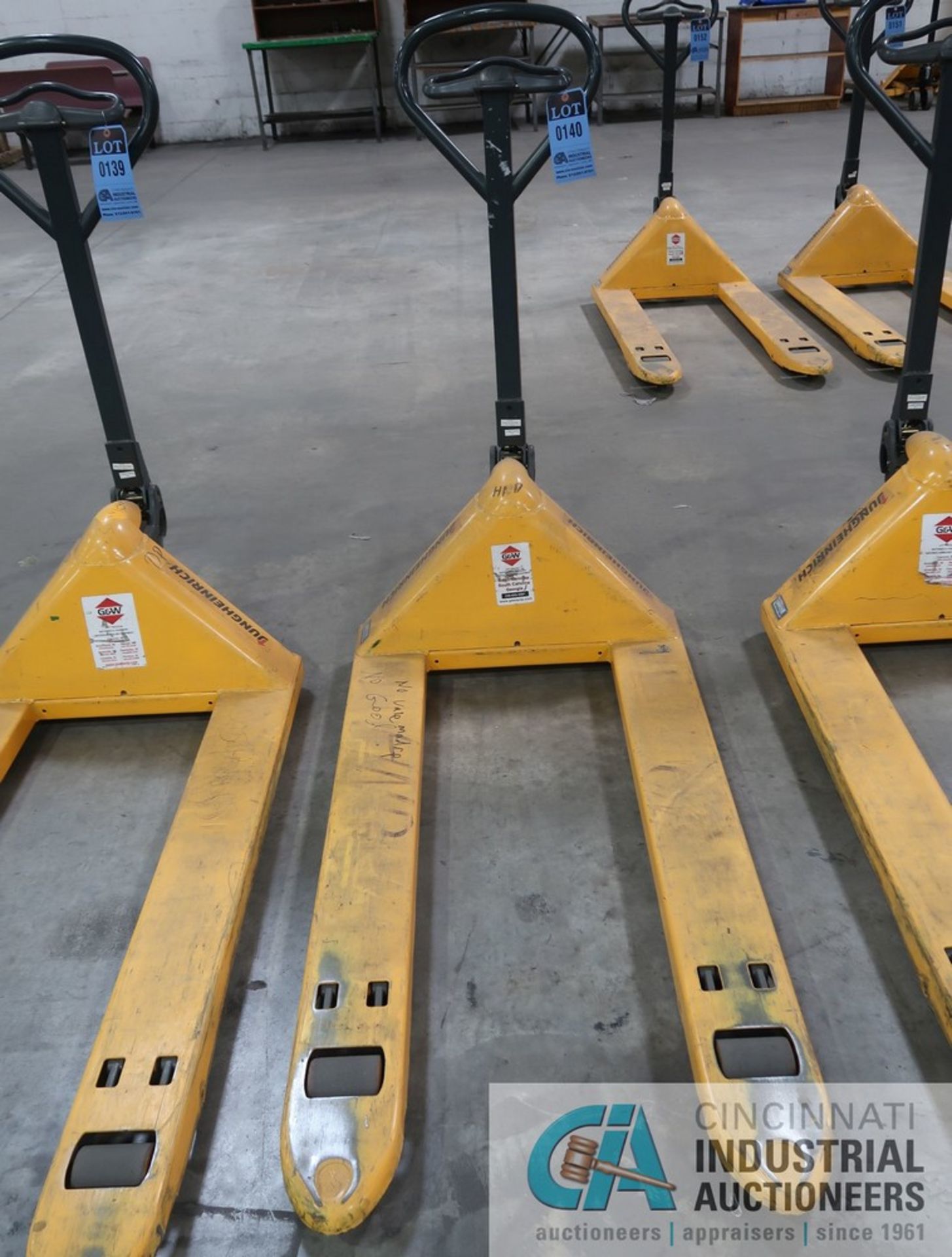 4,850 LB. CAPACITY JUNGHEINRICH TYPE AM2200 HAND HYDRUALIC PALLET TRUCK