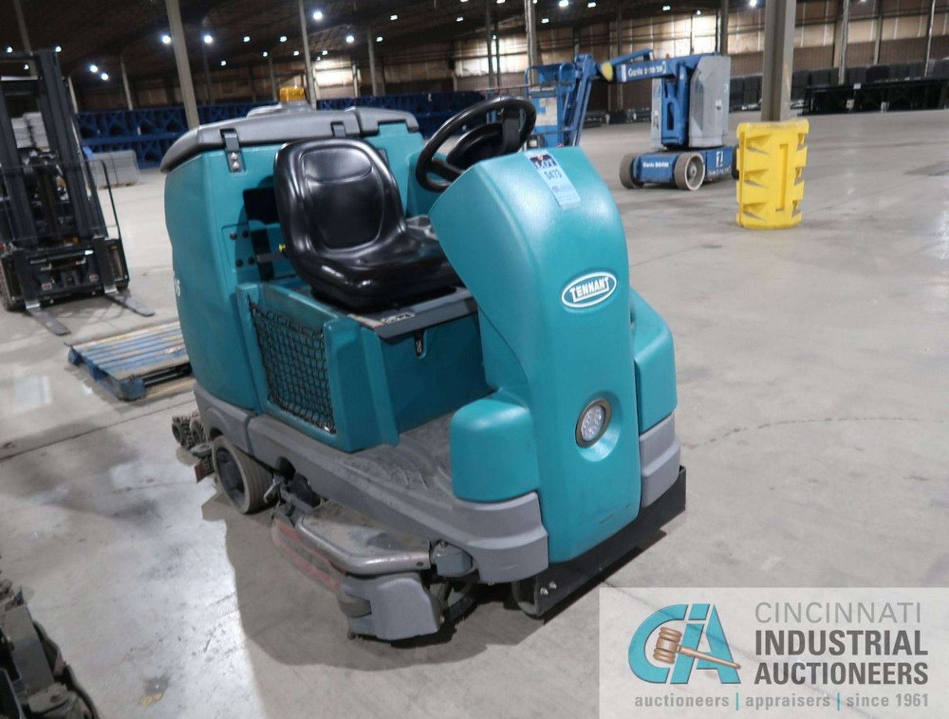 TENNANT MODEL T16 ELECTRIC SIT DOWN FLOOR SCRUBBER; S/N 27316, WITH 36 VOLT CHARGER, HOURS N/A - Image 2 of 11