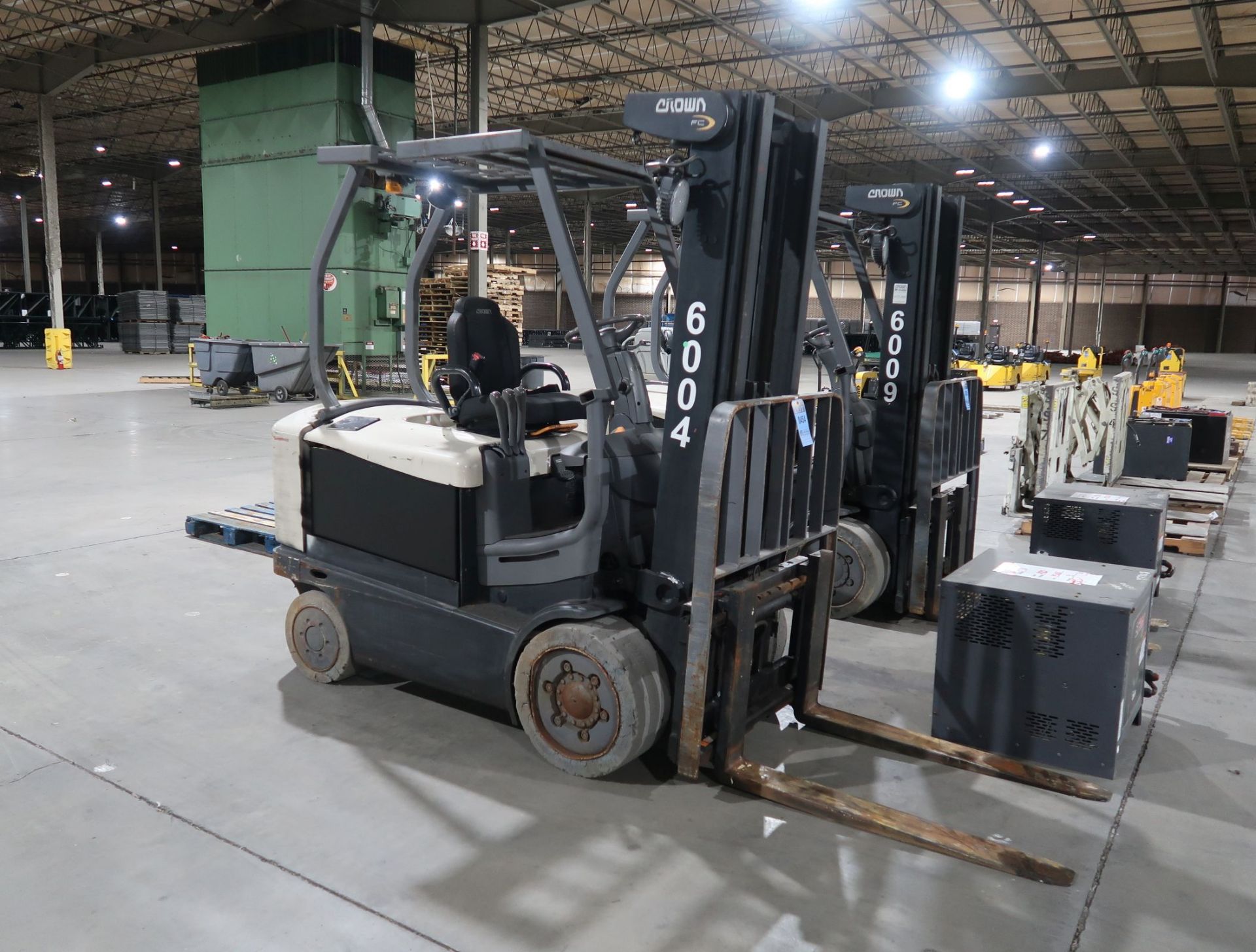 Late Additions - Late Model Personnel Carts & Genie Boom Lift - Image 3 of 7