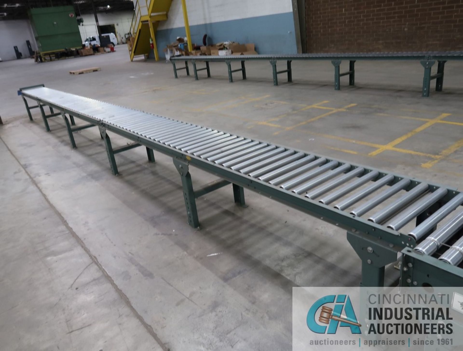 24" WIDE X 160' (APPROX.) HYTROL MODEL 190-ABA POWER ROLLER BALL CONVEYOR WITH CURVE AND 35' X 18" - Image 19 of 19