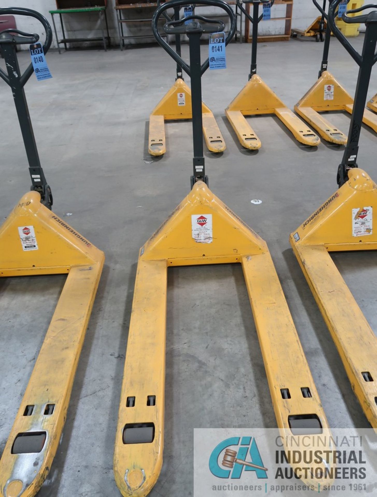 4,850 LB. CAPACITY JUNGHEINRICH TYPE AM2200 HAND HYDRUALIC PALLET TRUCK