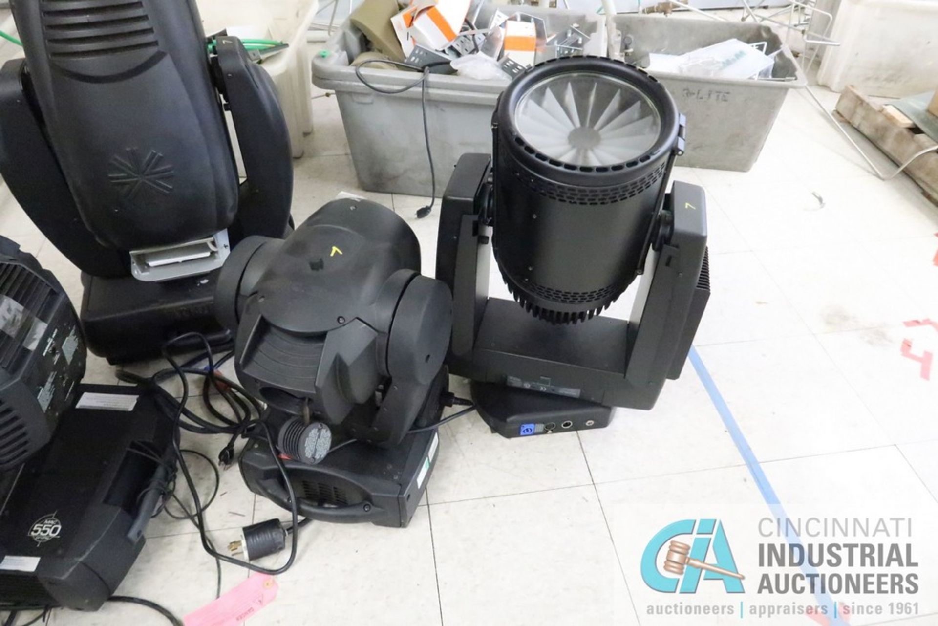 (LOT) (9) PRFILE LIGHTS; (5) MAC 550 MOVING HEAD PROFILE LIGHTS, (1) MAC 300 MOVING HEAD PROFILE - Image 2 of 4