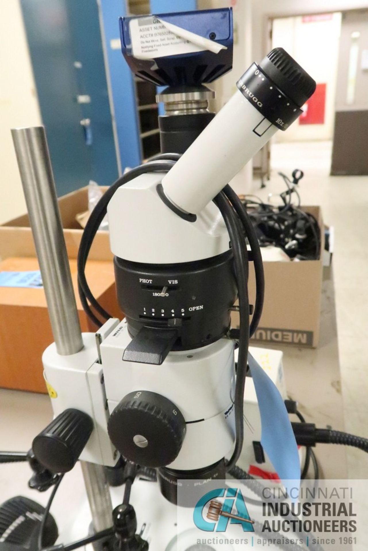 Wilde Microscope WILD MODEL M8 MICROSCOPE W/ INTRALUX 5100 LIGHT