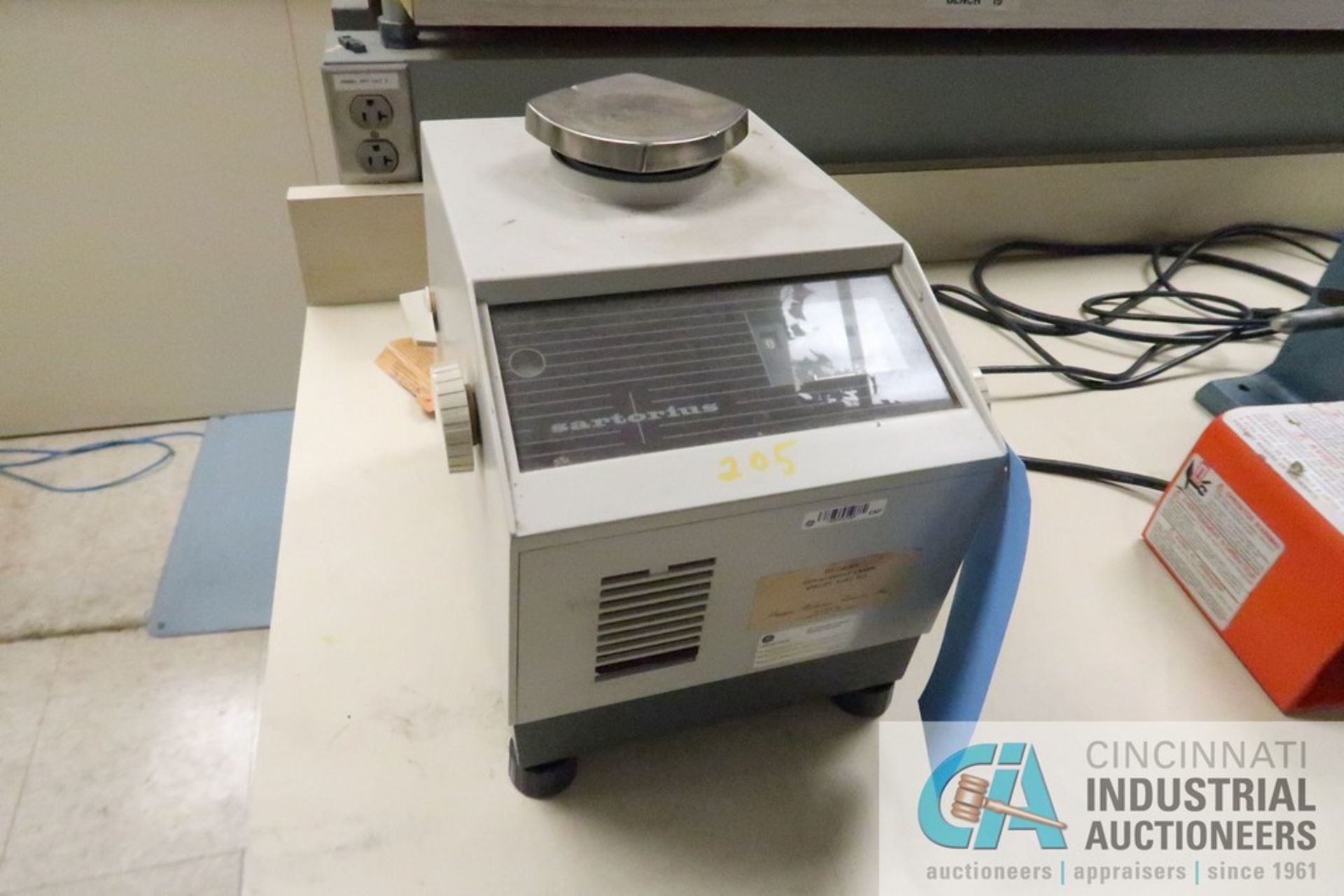SARTORIUS TYPE 2255 BALANCER