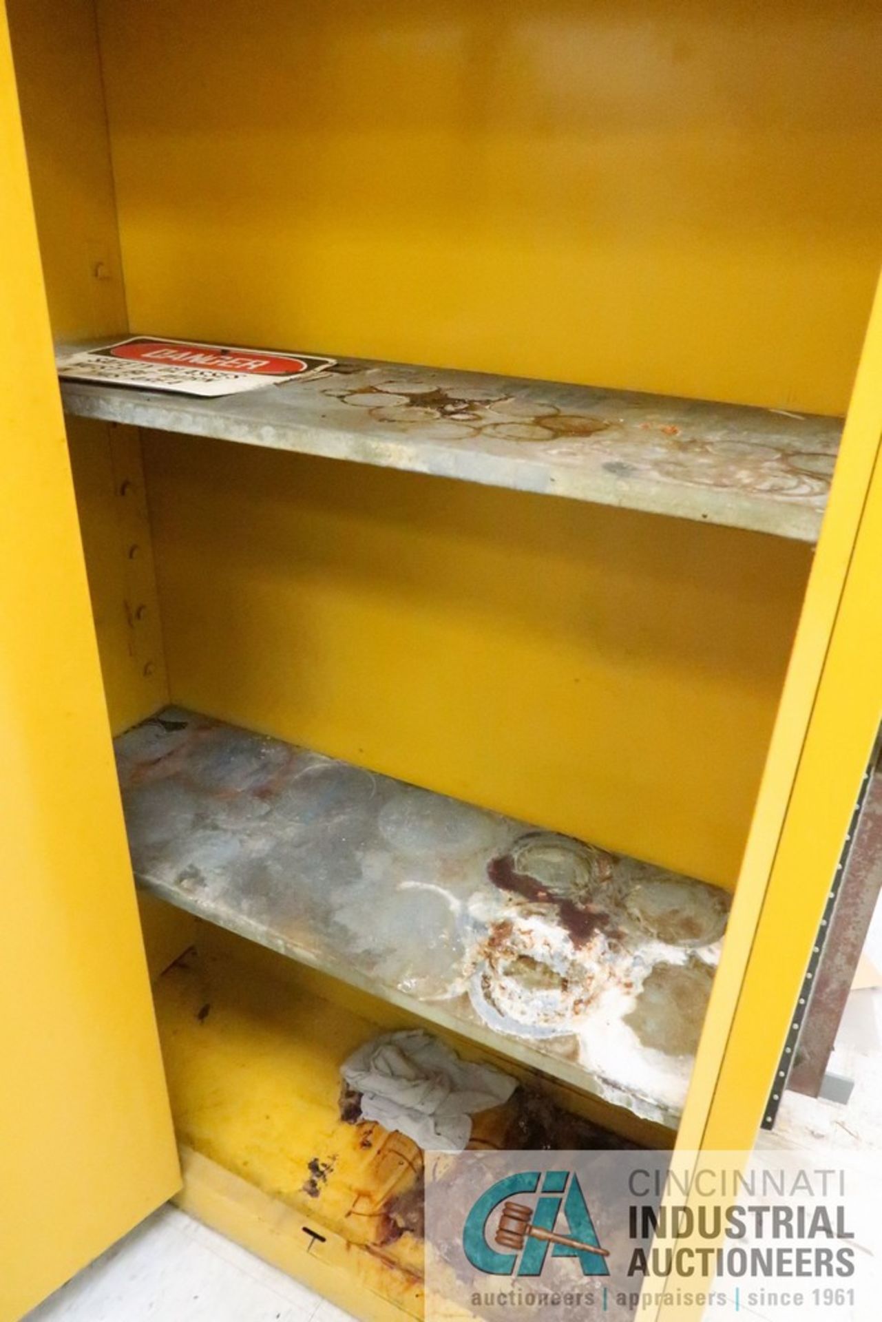45 GALLON EAGLE MODEL 1945 FLAMMABLE STORAGE CABINET (ROOM 2283B) - Located on 2nd floor - Image 3 of 3