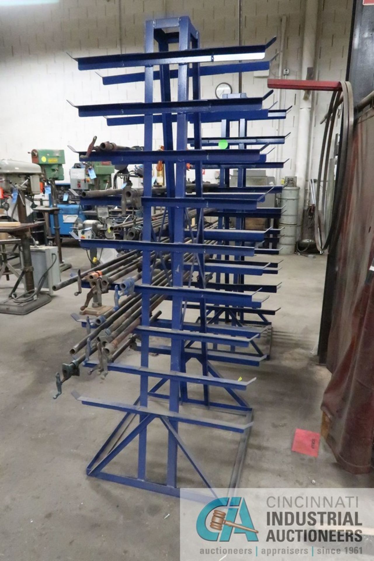 CANTILEVER RACK WITH PIPE CLAMPS - Image 6 of 6