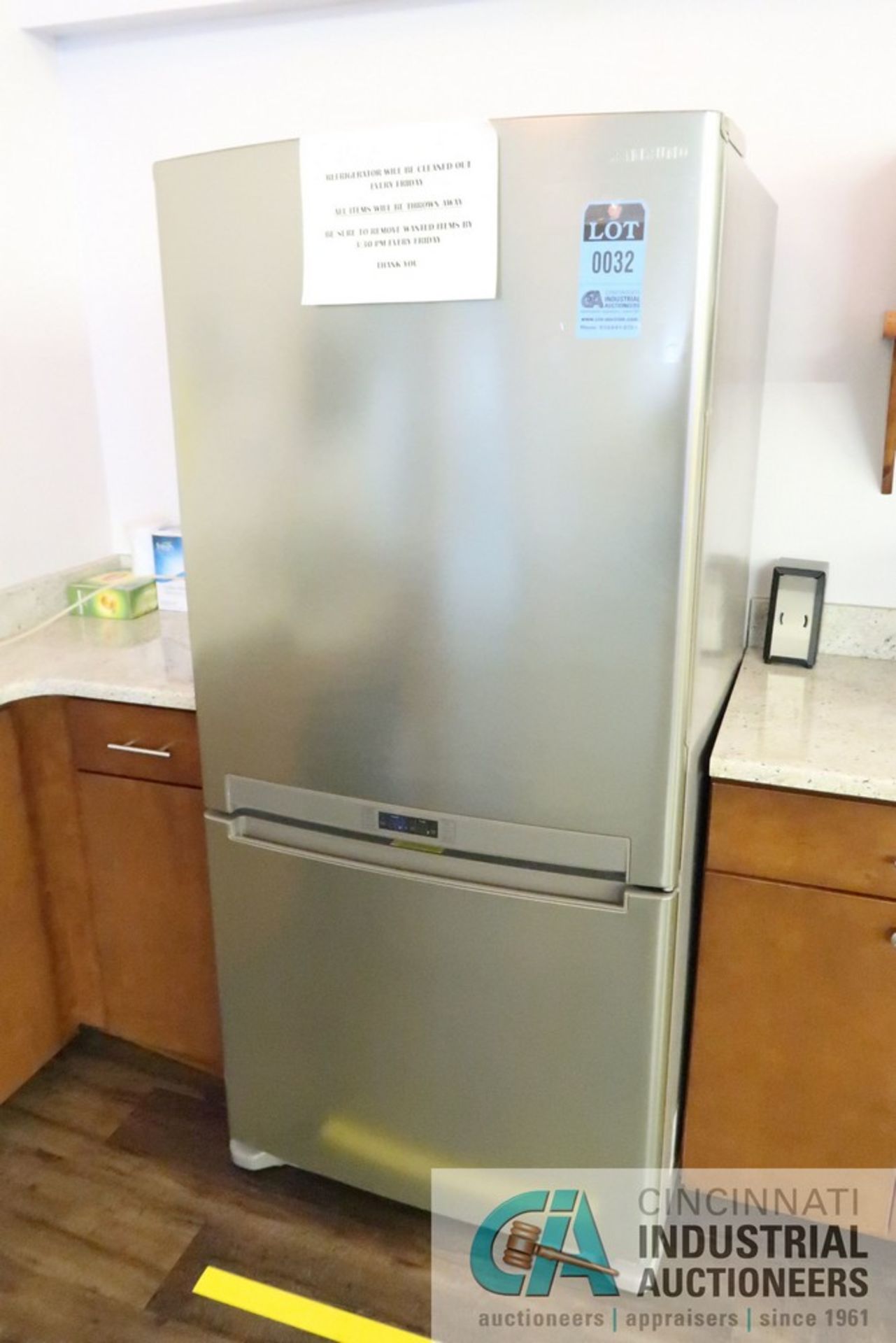 STAINLESS STEEL REFRIGERATOR, SAMSUNG MODEL RB195ACPN WITH ICE MAKER