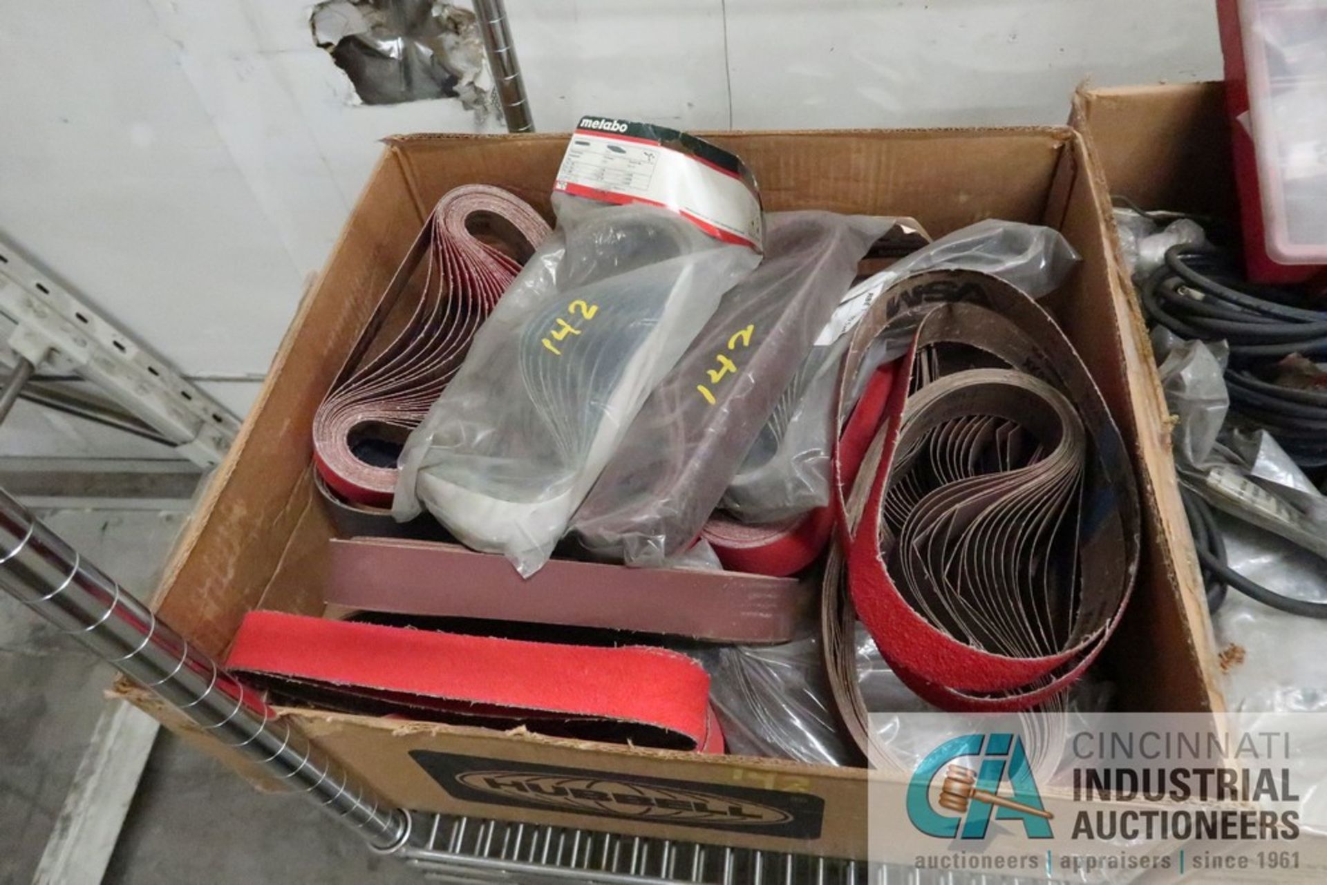 (LOT) 1-1/2" BELTS, METABO BRUSHES, ROLLERS, AND SPARE PARTS FOR BELT SANDERS - Image 2 of 4