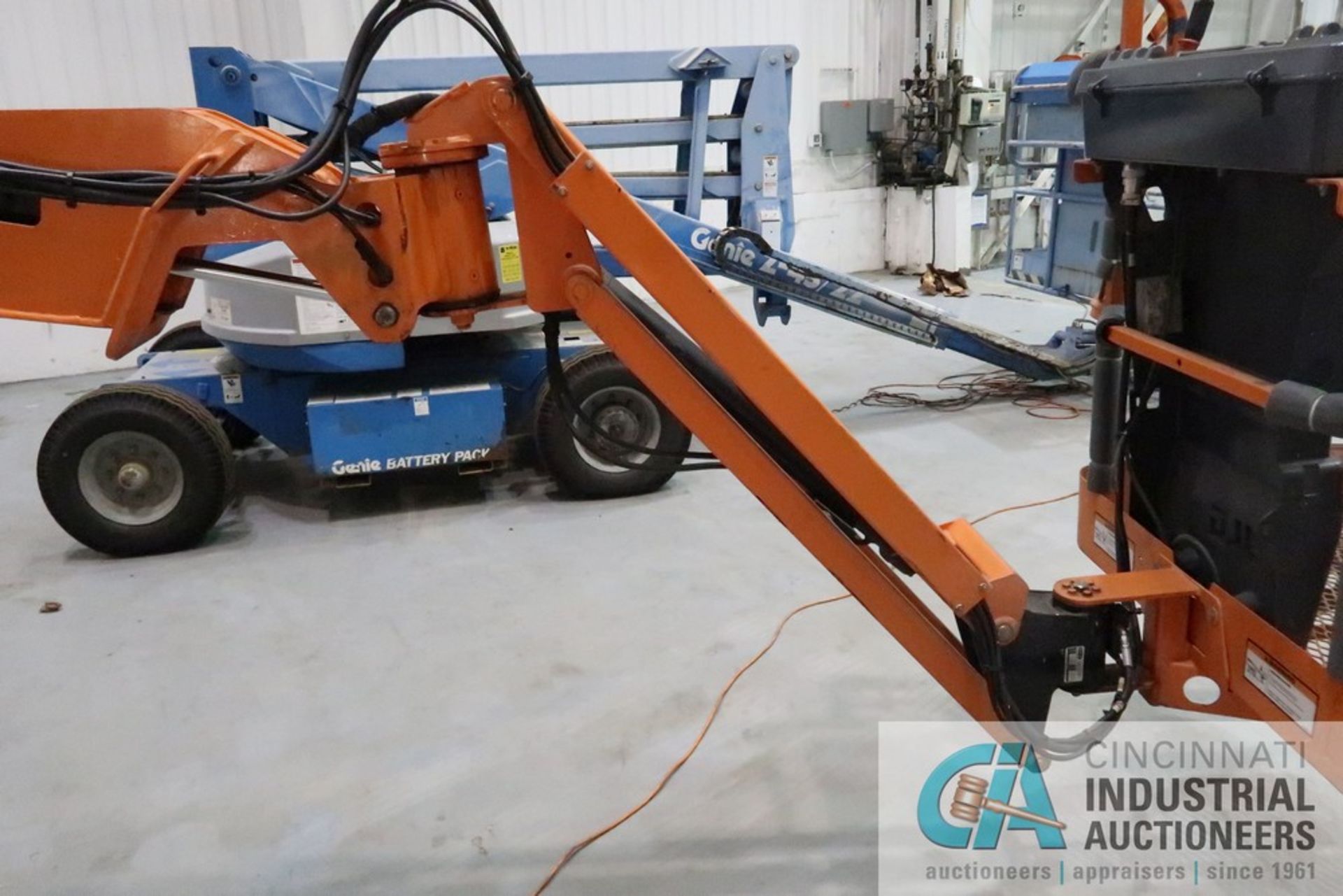 JLG MODEL E300AJP / JIB PLUS ELECTRIC BOOM LIFT; S/N 126695-0300051949, 500 LB. RATED WORK LOAD, MAX - Image 12 of 14