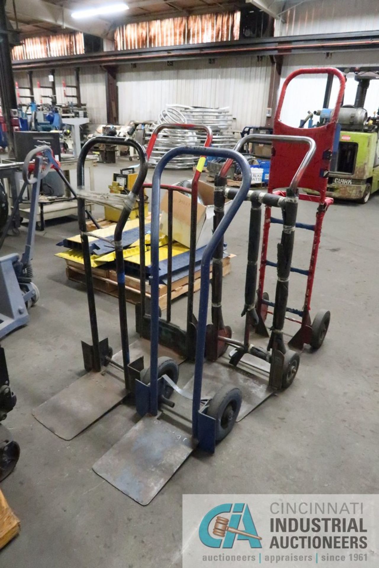 (LOT) 2-WHEEL HAND TRUCKS - Image 2 of 2