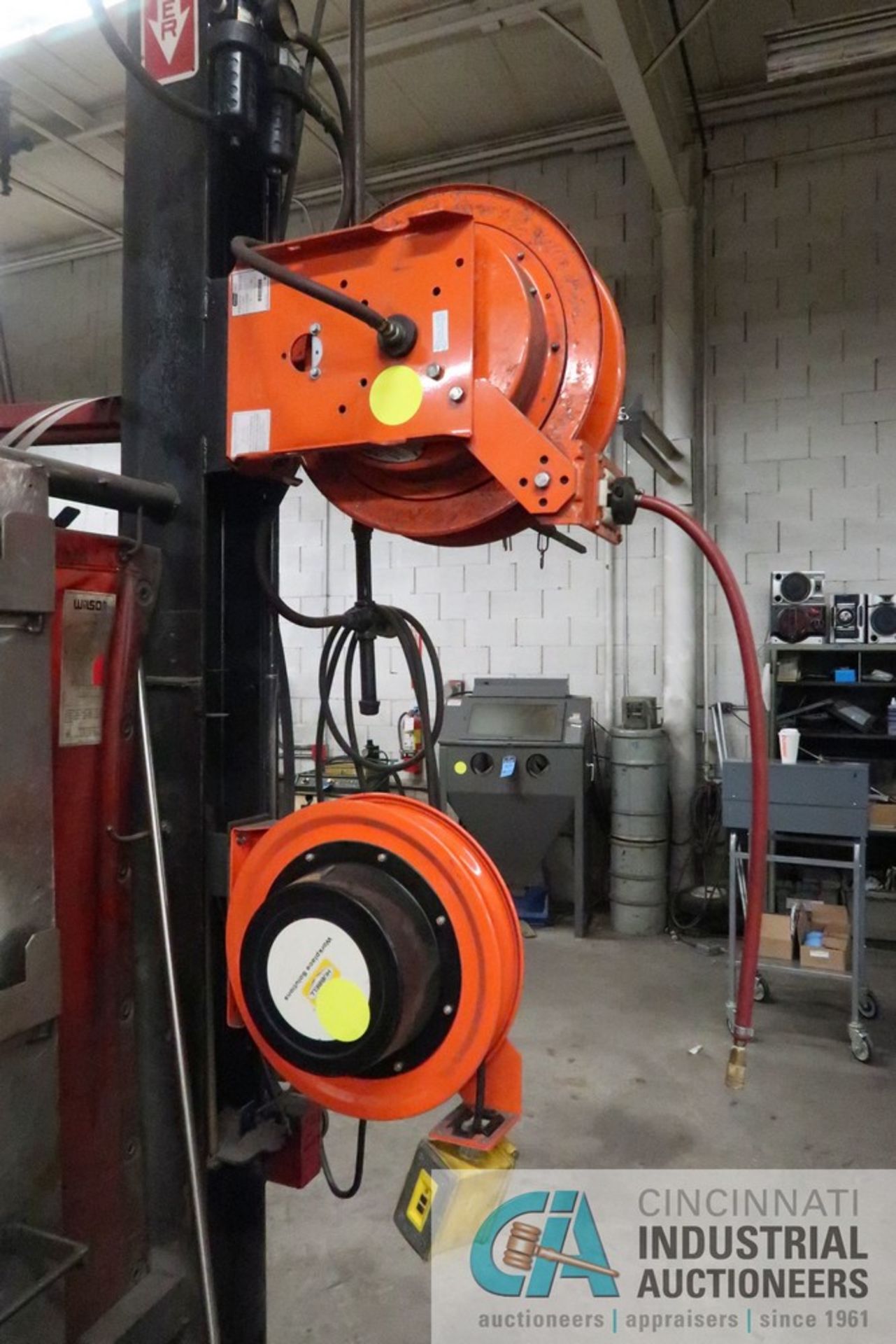 (LOT) (8) AIR HOSE REELS, (2) ELECTRIC CORD REELS - LOCATED IN SHIPPING, WELD SHOP AND FAB SHOP - Image 3 of 5