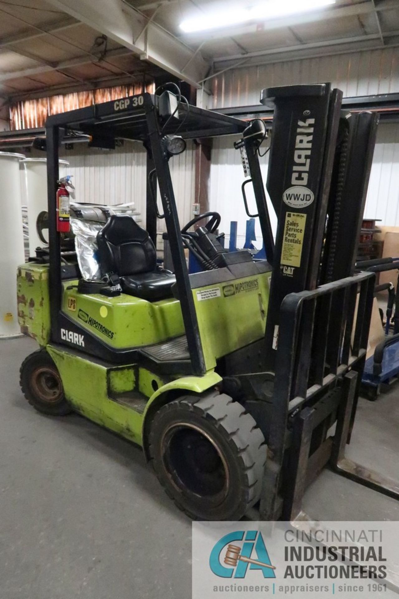 6,000 LB. CLARK MODEL CGP30 PNEUMATIC TIRES LP GAS LIFT TRUCK; S/N P365L-0474-9397FB, 2-STAGE - Image 2 of 7