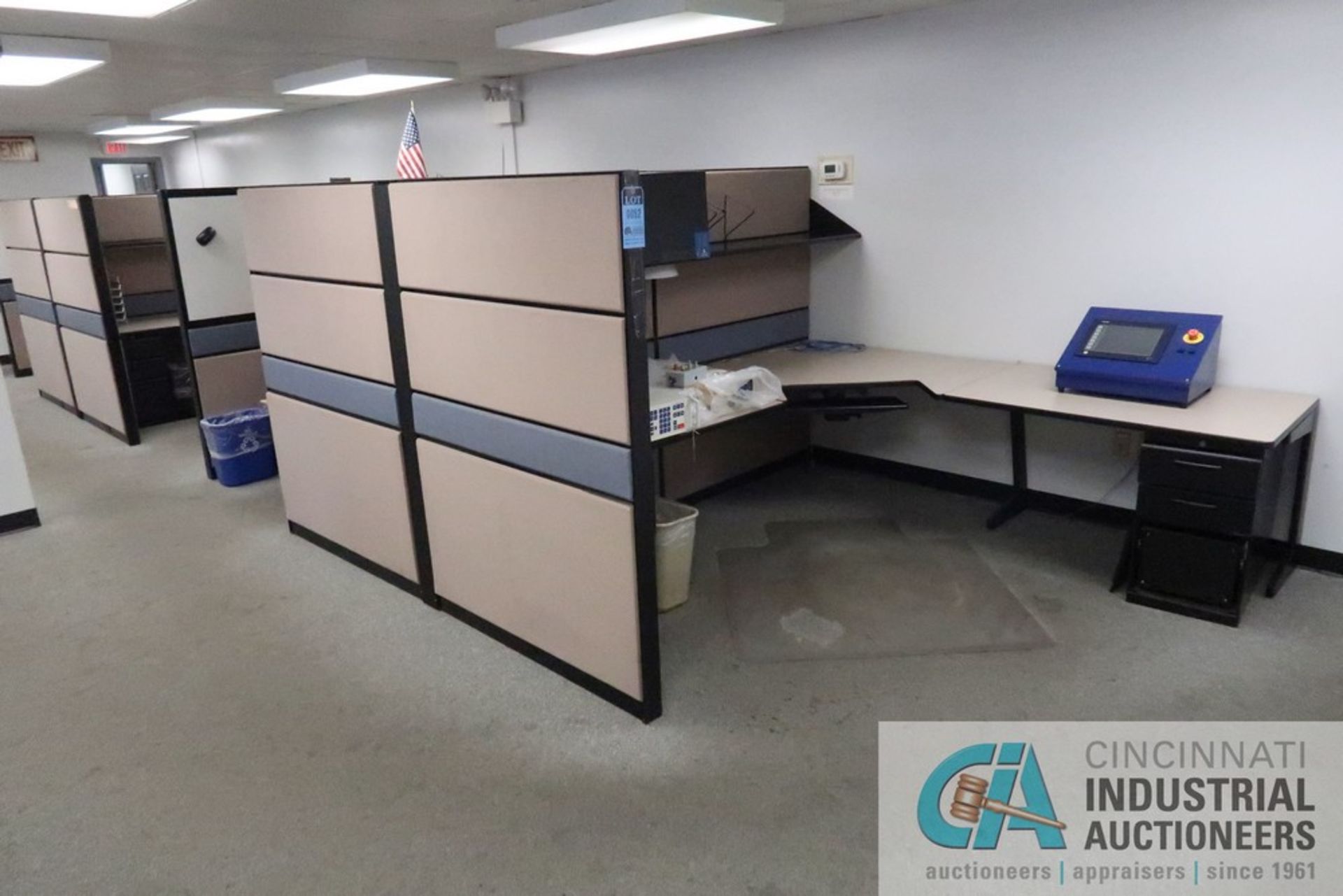 (LOT) (4) CUBICLES, 96" X 96" L-SHAPED DESKS, (3) EXECUTIVE CHAIRS, FILE CABINETS