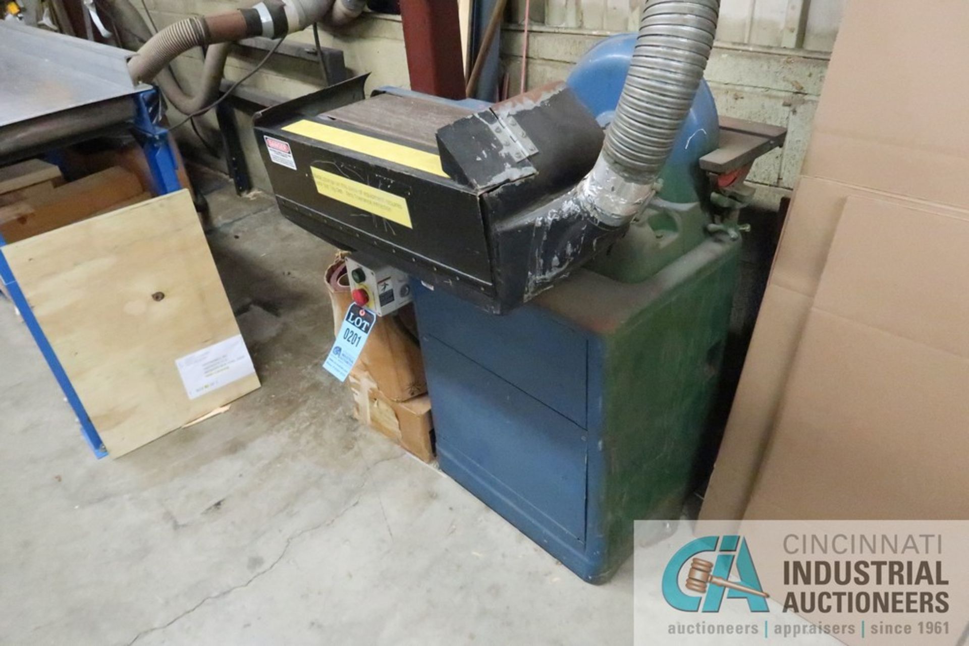 COMBINATION BELT / DISC SANDER, 6" BELT, 12" DISC, WITH BOX OF NEW BELTS - Image 2 of 3