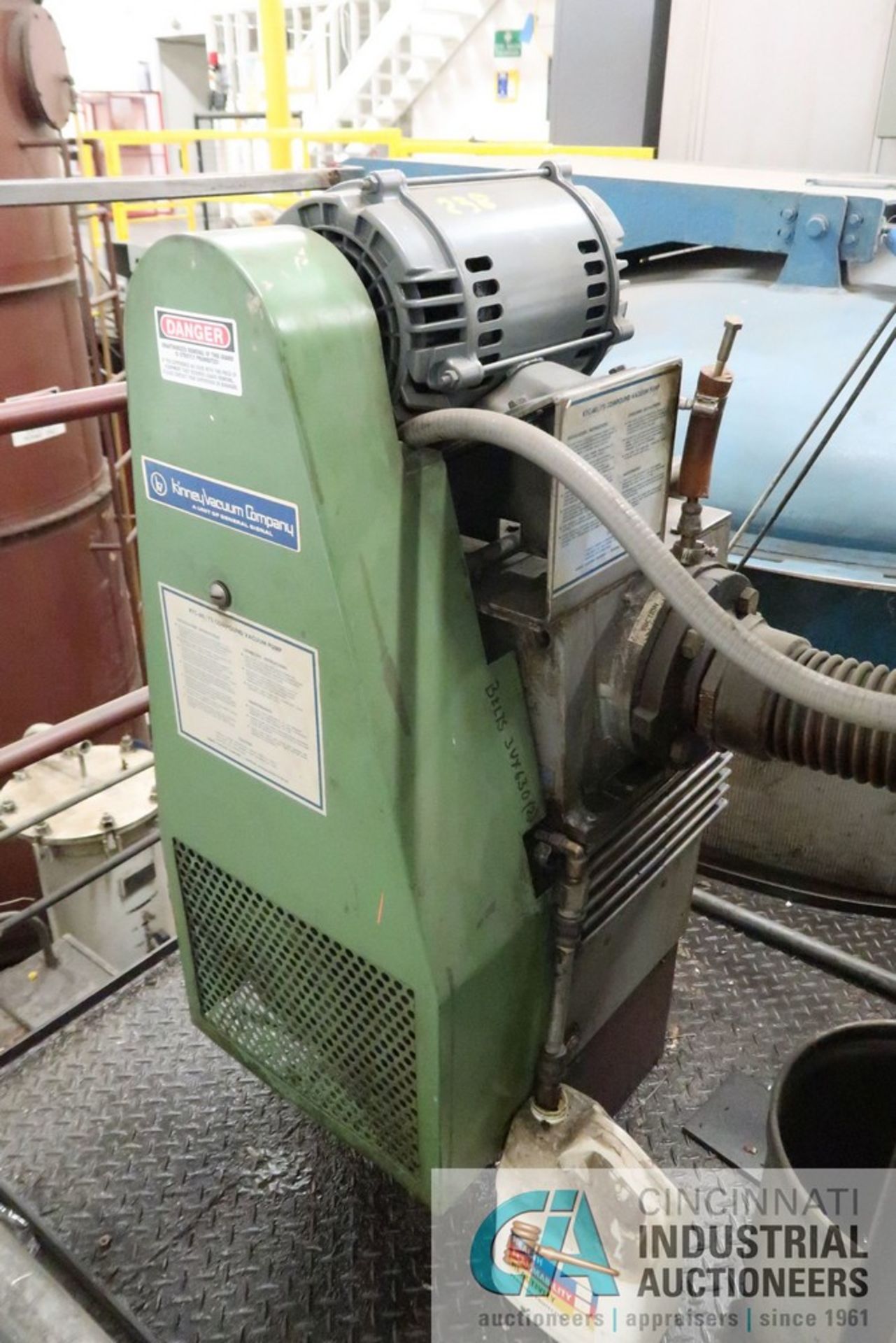 KINNEY MODEL KTC60 COMBINATION VACUUM PUMP; S/N 312-74-L-1361-8 - Image 7 of 11