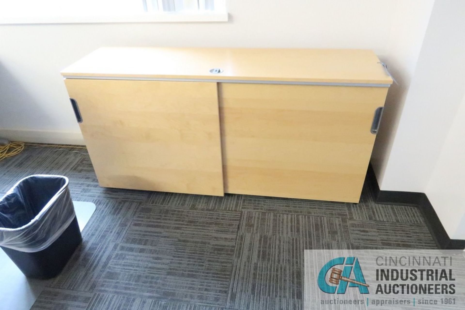 79" X 86" X 24" GALANT L-SHAPED DESK, (1) 3-DRAWER CABINET, (1) STORAGE CABINET, (1) EXECUTIVE - Image 5 of 5