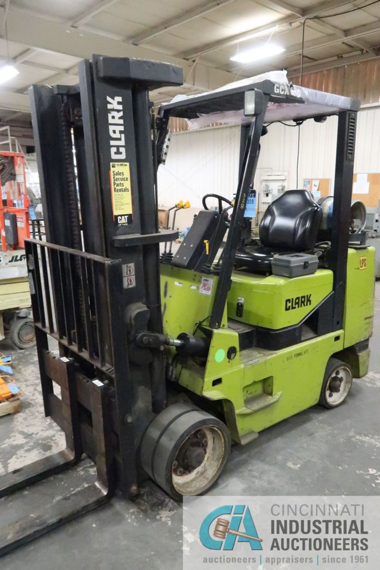 7,700 LB. CLARK MODEL GCX40 SOLID TIRE LP GAS LIFT TRUCK; S/N GX710V-0055, 2-STAGE MAST, MAST HEIGHT