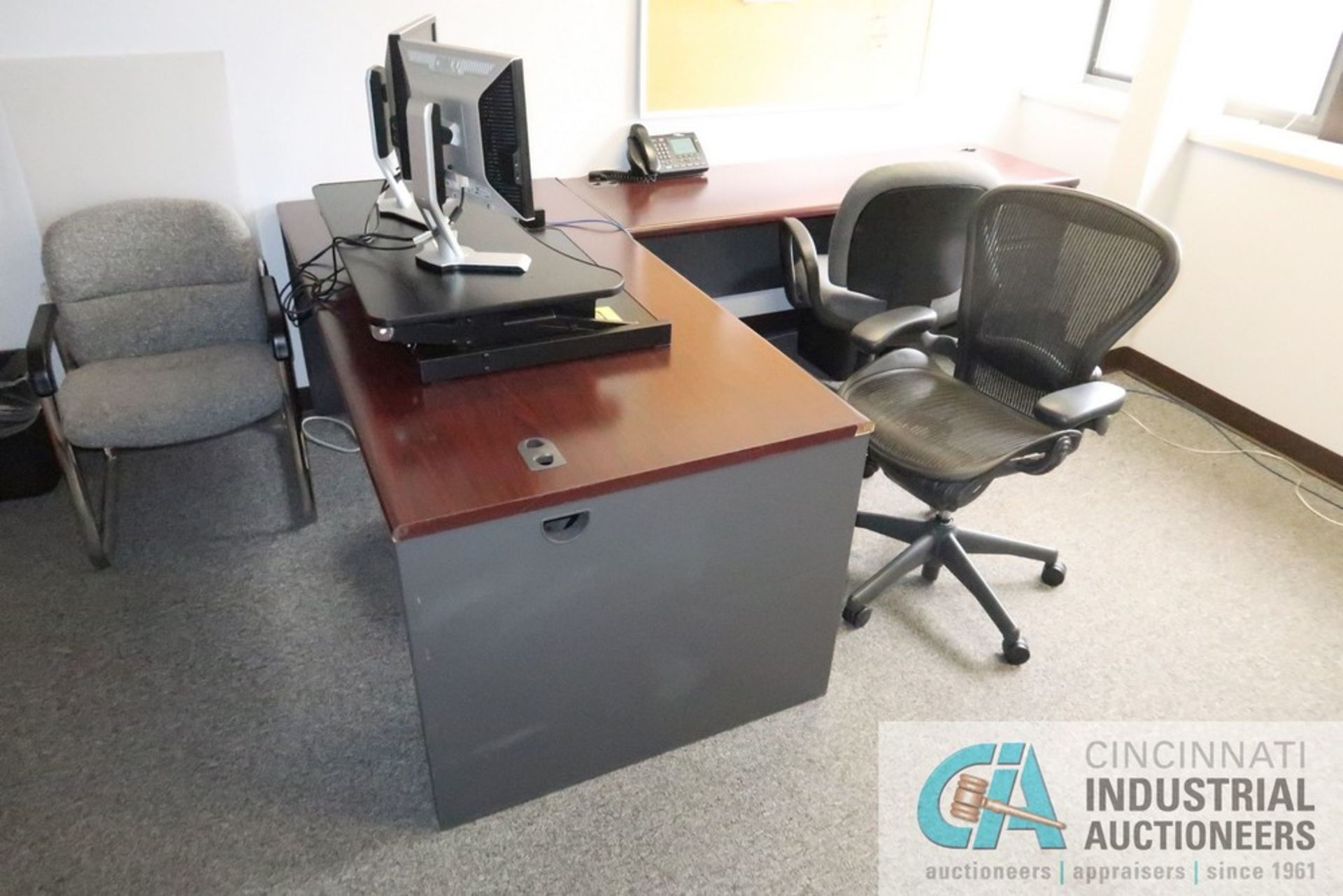 72" X 36" DESK, 72" X 24" RETURN, (2) 2-DRAWER LATERAL FILES, (2) EXECUTIVE CHAIRS, (1) SIDE CHAIR - Image 2 of 3