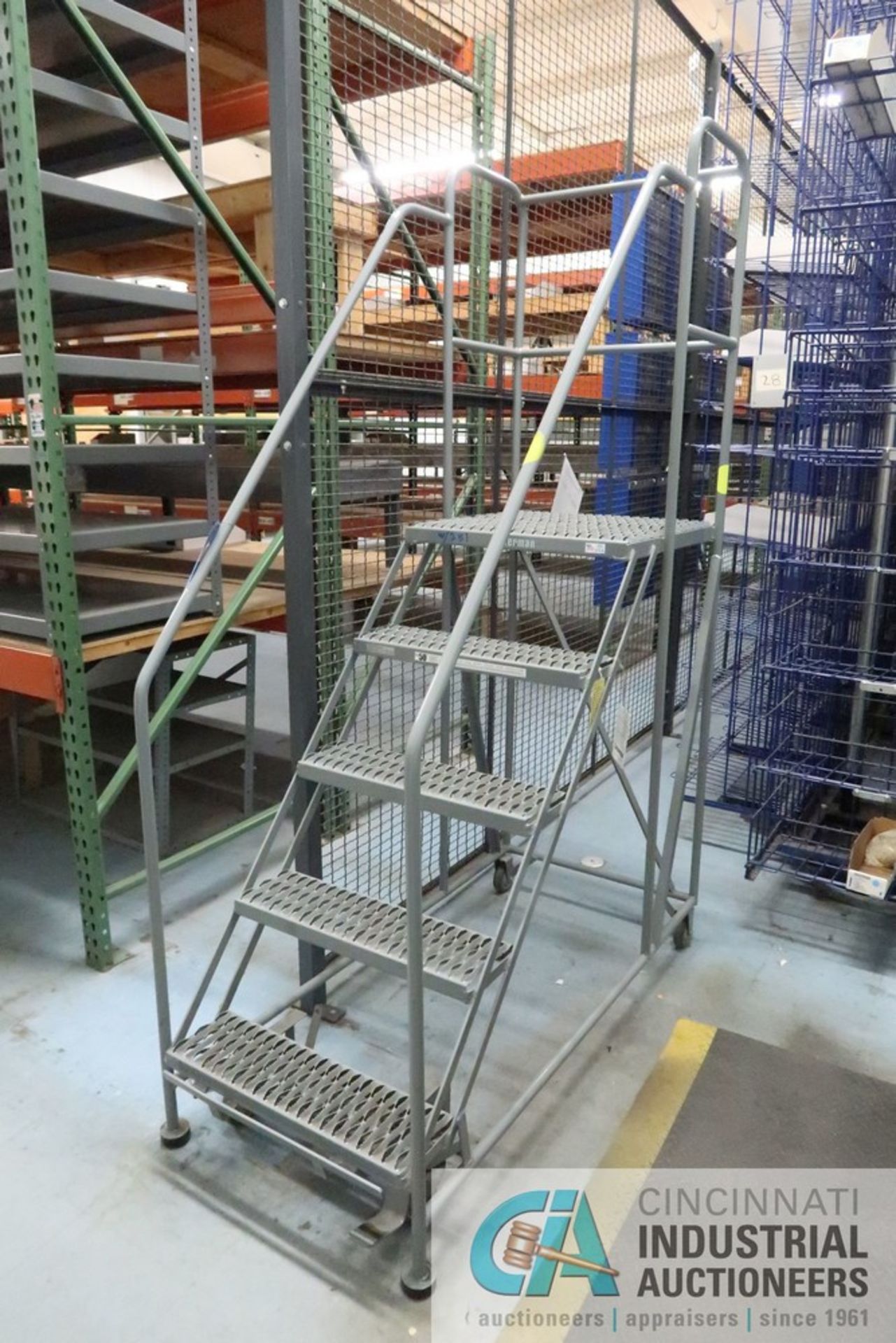 PORTABLE SHOP LADDER - 42" - Image 2 of 2