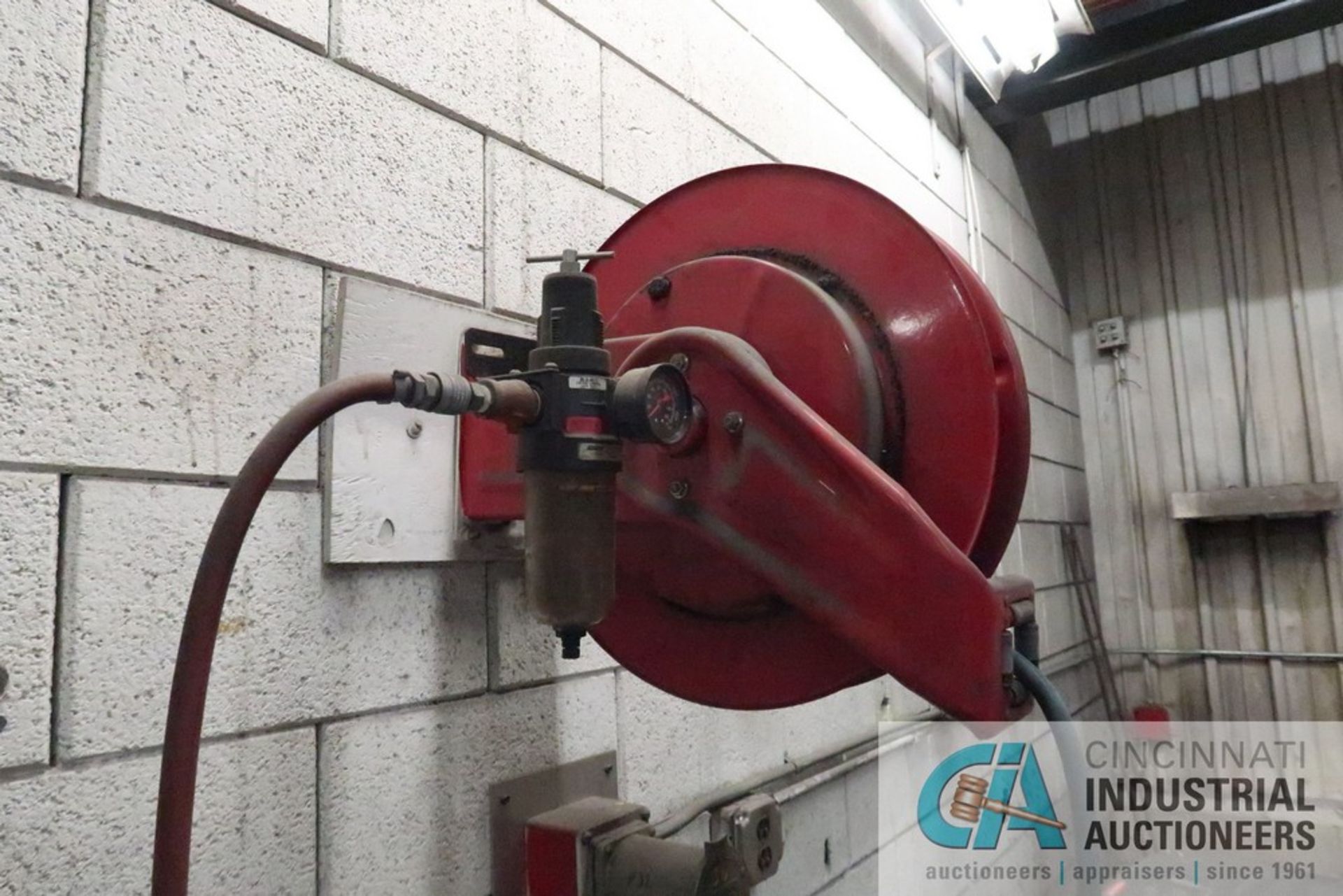 (LOT) (8) AIR HOSE REELS, (2) ELECTRIC CORD REELS - LOCATED IN SHIPPING, WELD SHOP AND FAB SHOP - Image 2 of 5
