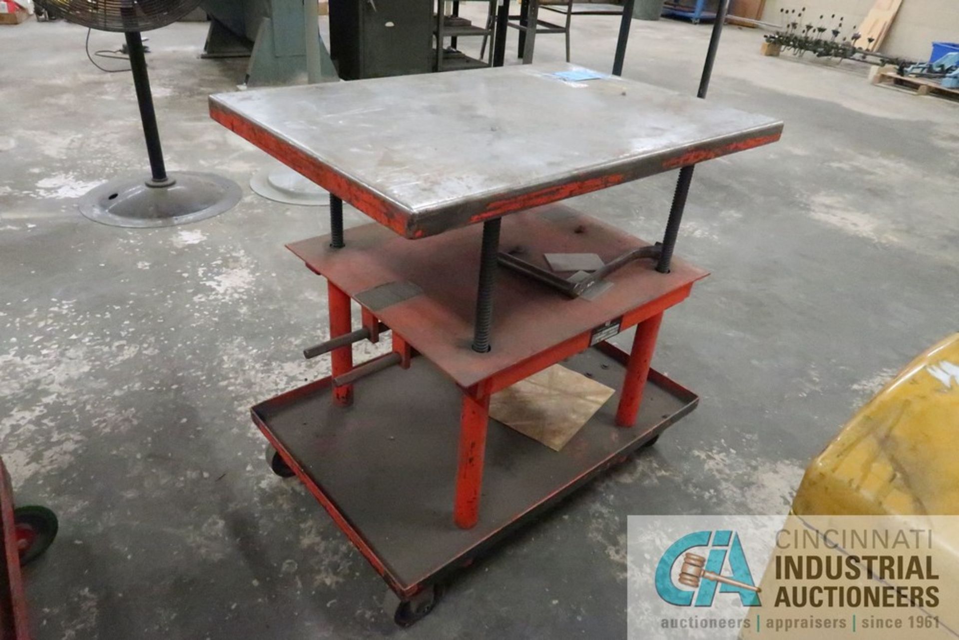 LEE ENGINEERING MODEL P2488 DIE LIFT CART, 2' X 3' TABLE - Image 2 of 3