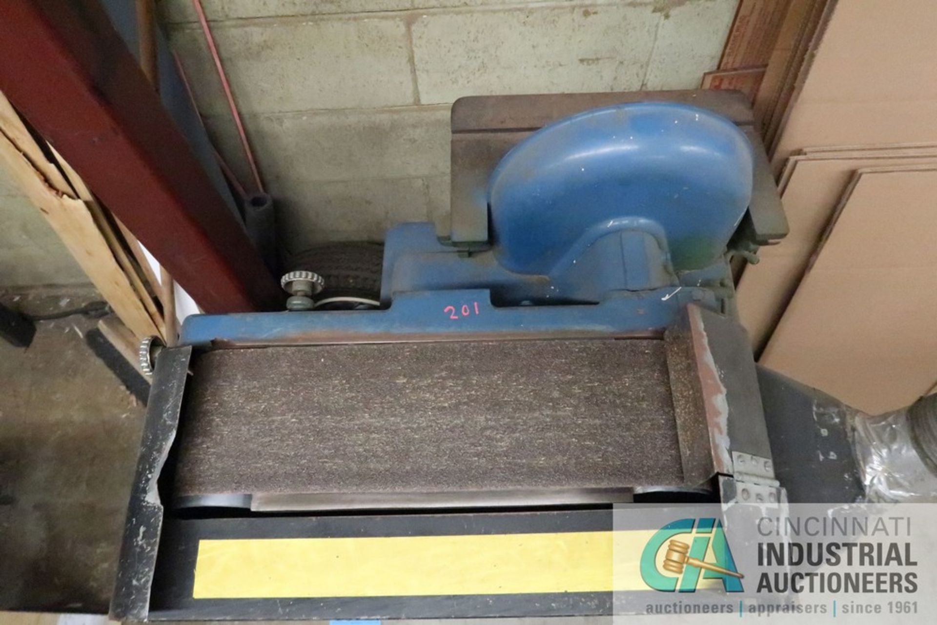 COMBINATION BELT / DISC SANDER, 6" BELT, 12" DISC, WITH BOX OF NEW BELTS - Image 3 of 3