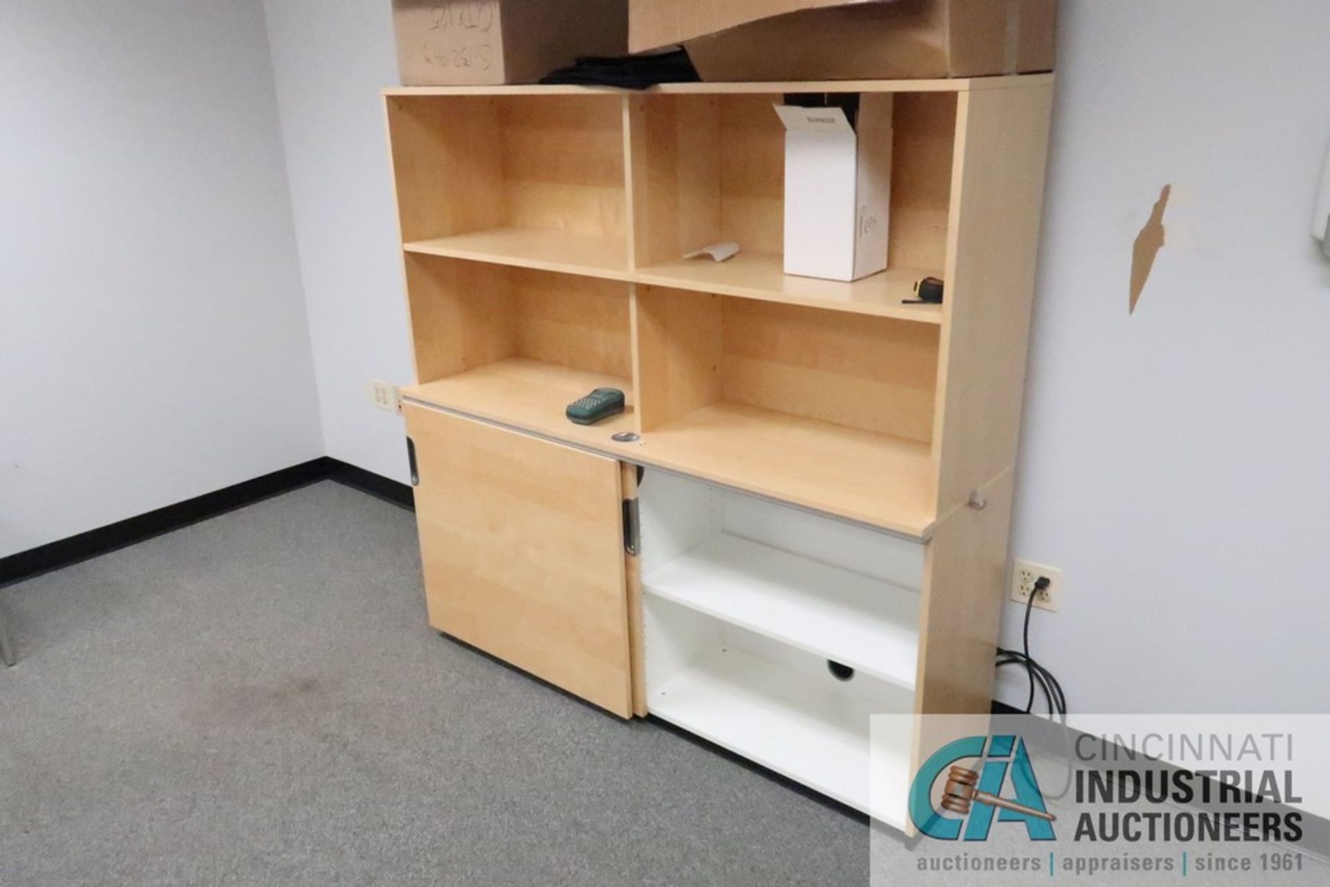 79" X 86" X 24" GALANT L-SHAPED DESK, (2) 3-DRAWER CABINETS, (1) EXECUTIVE CHAIR, (2) BOOKCASES WITH - Image 5 of 6