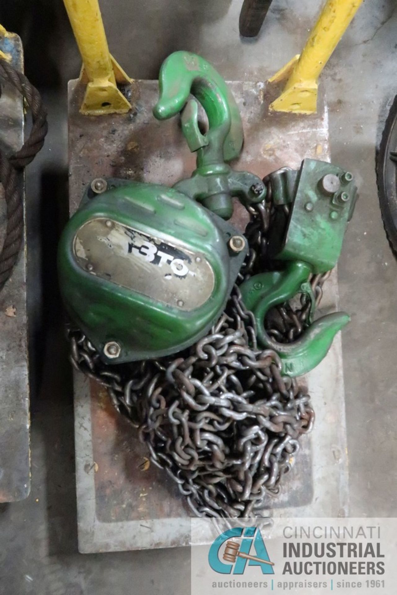 (LOT) 3 TON CHAIN HOISTS AND (2) ROPP TYPE BLOCK AND TACKLES - Image 2 of 3