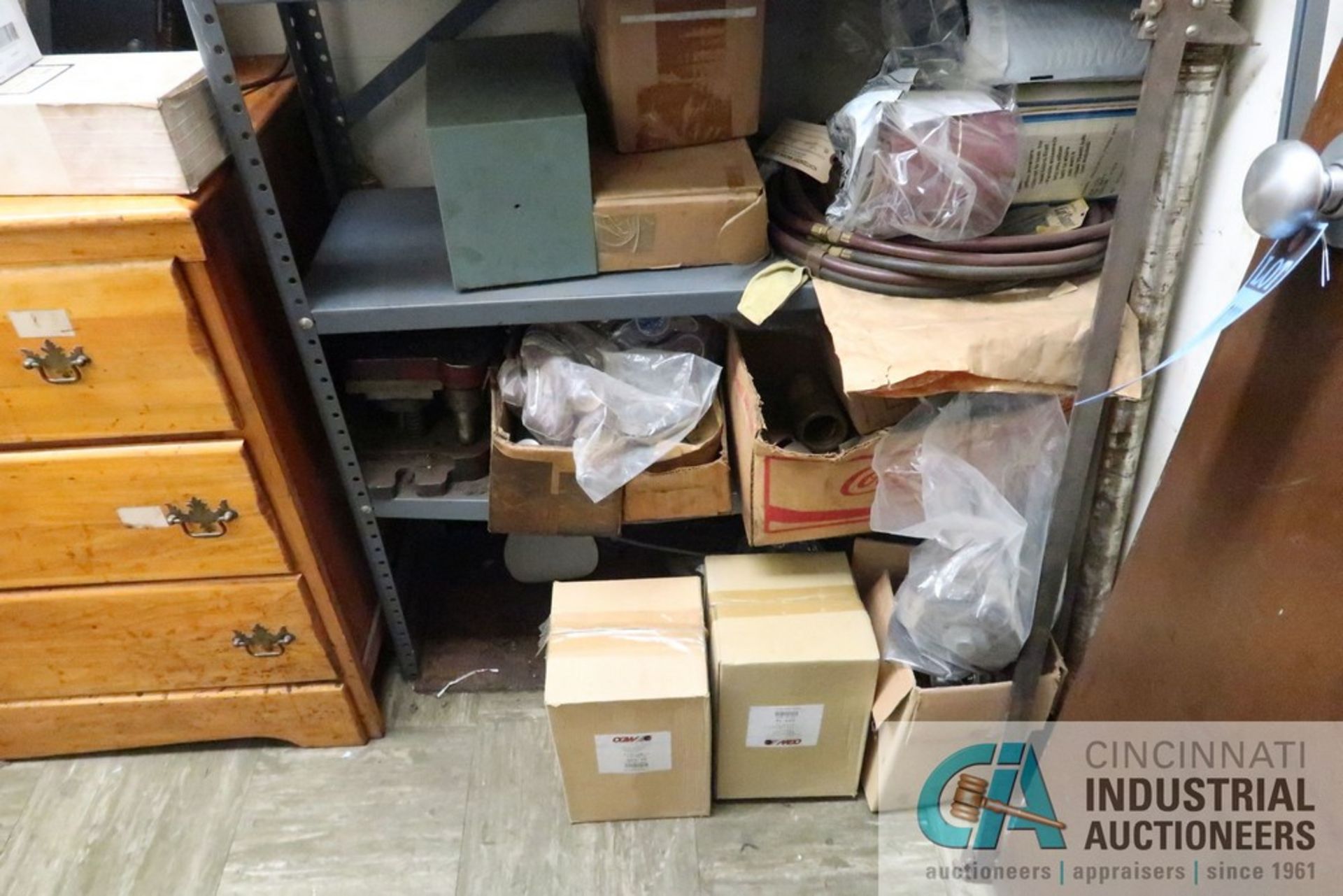 CONTENTS OF STORAGE ROOM - MISCELLANEOUS MACHINE TOOLING, PERISHABLES, ABRASIVES, OFFICE SUPPLIES, - Image 4 of 7