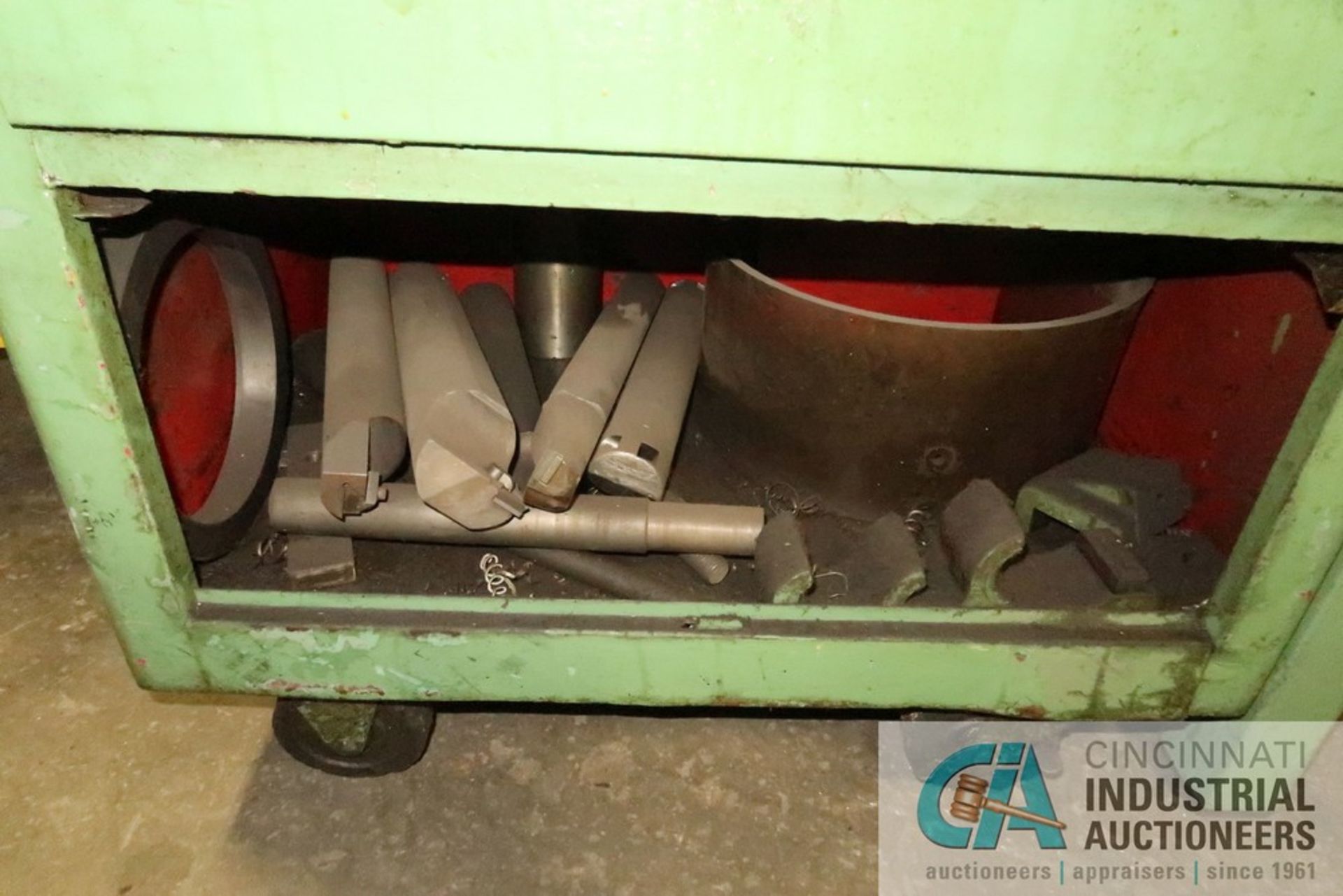 (LOT) CABINET WITH TOOLING; COLLETS, CEMENTED CUTTERS - Image 5 of 5