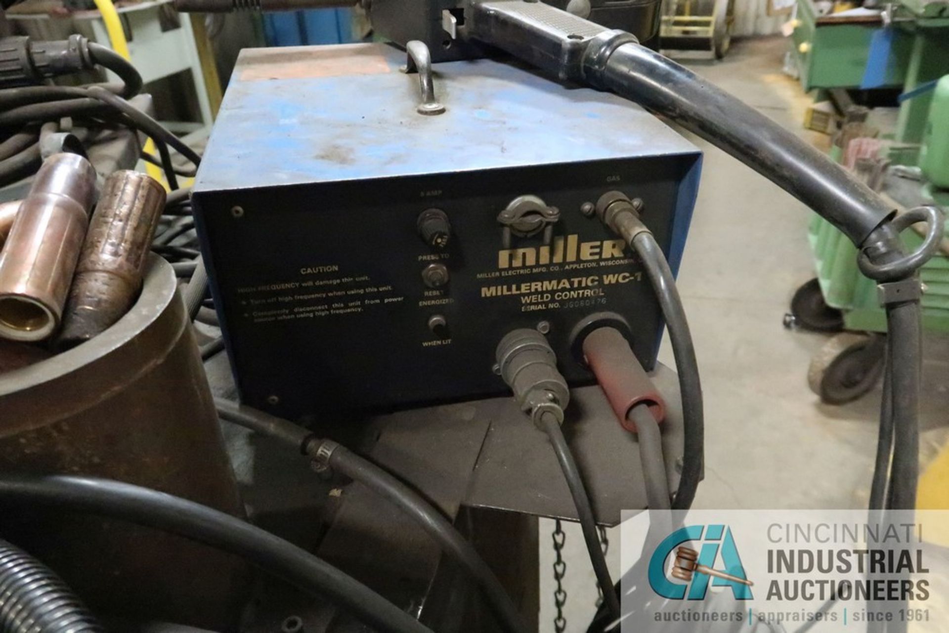 MILLER WELDING POWER SOURCE WITH MILLER 24V CONSTANT SPEED WIRE FEEDER AND SPOOLMATIC FEEDER GUN - Image 4 of 5