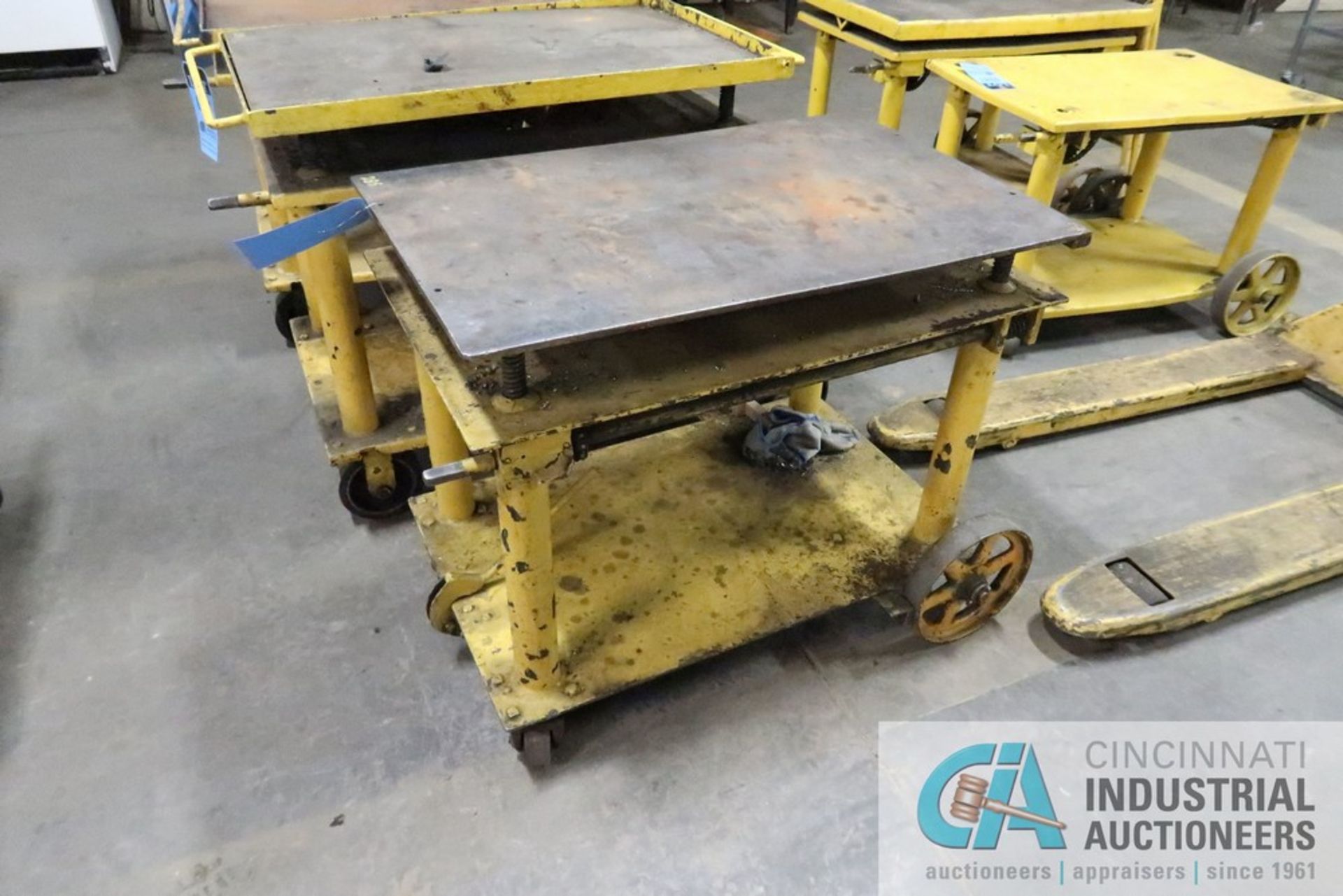 21" X 33" SCREW TYPE DIE CART