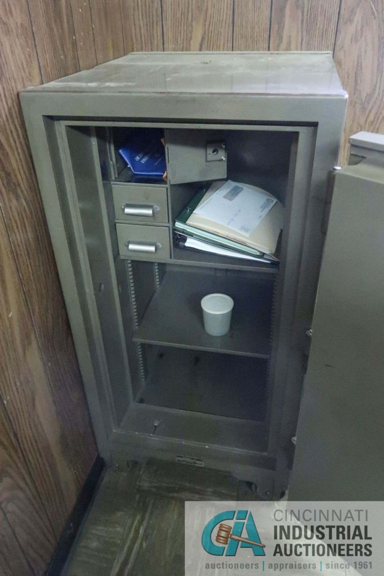 22" X 25" X 45" VICTOR PORTABLE COMBINATION SAFE - Image 2 of 3
