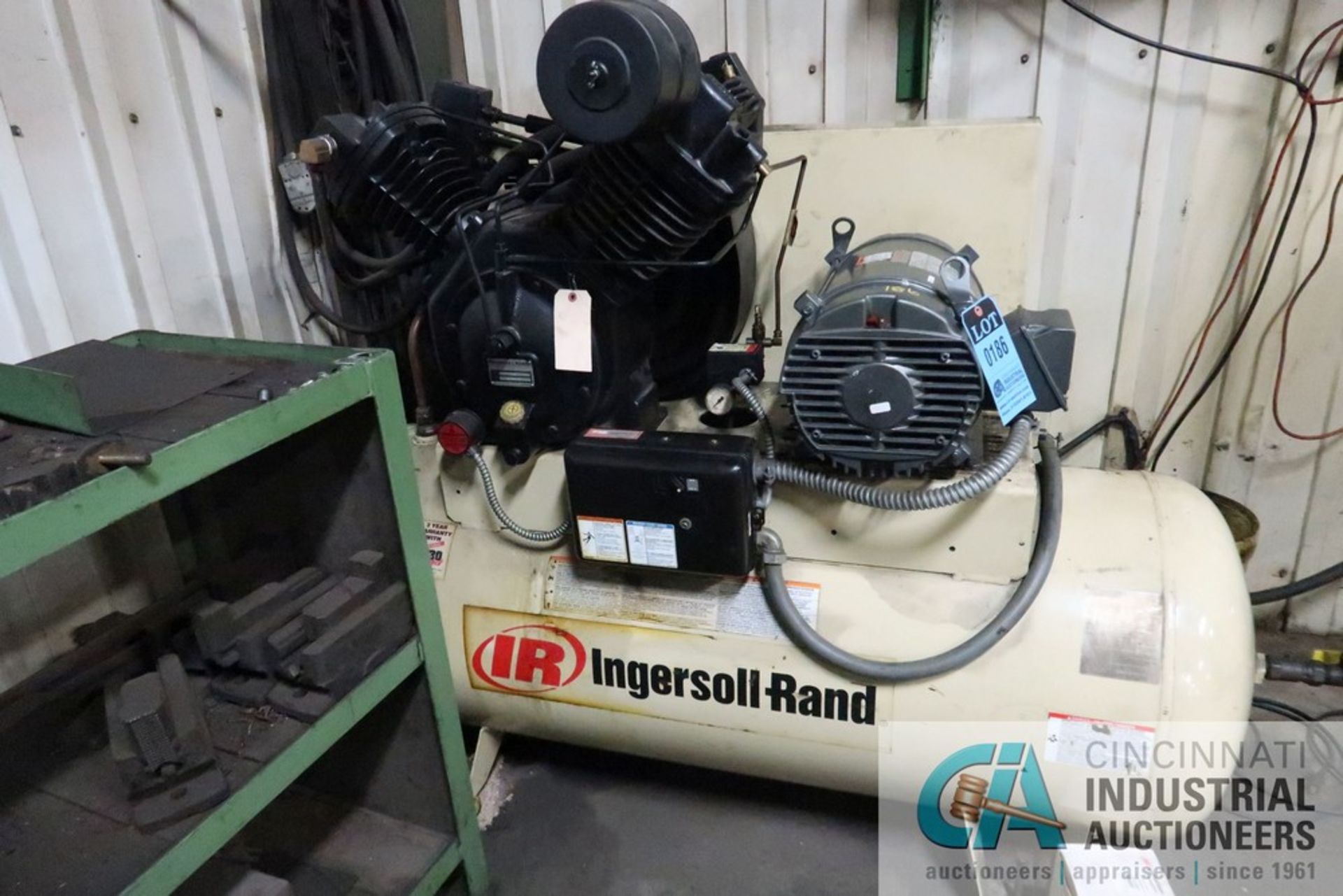 15 HP INGERSOLL RAND MODEL 7100 HORIZONTAL TANK TWO STAGE AIR COMPRESSOR - Image 2 of 7