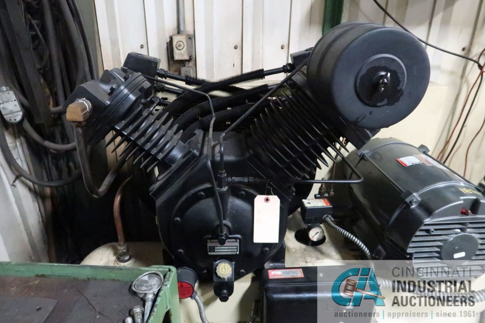 15 HP INGERSOLL RAND MODEL 7100 HORIZONTAL TANK TWO STAGE AIR COMPRESSOR - Image 5 of 7