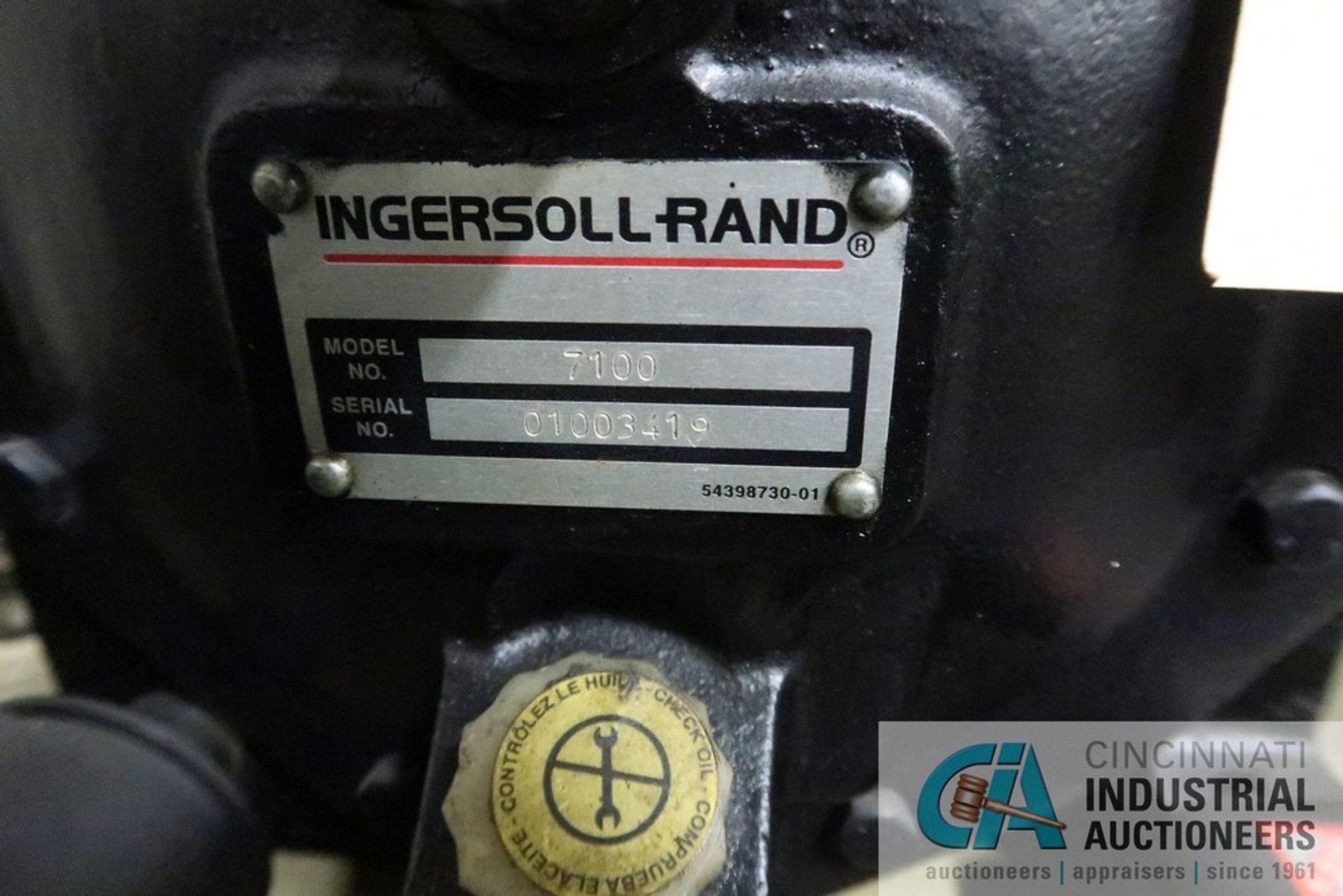 15 HP INGERSOLL RAND MODEL 7100 HORIZONTAL TANK TWO STAGE AIR COMPRESSOR - Image 6 of 7