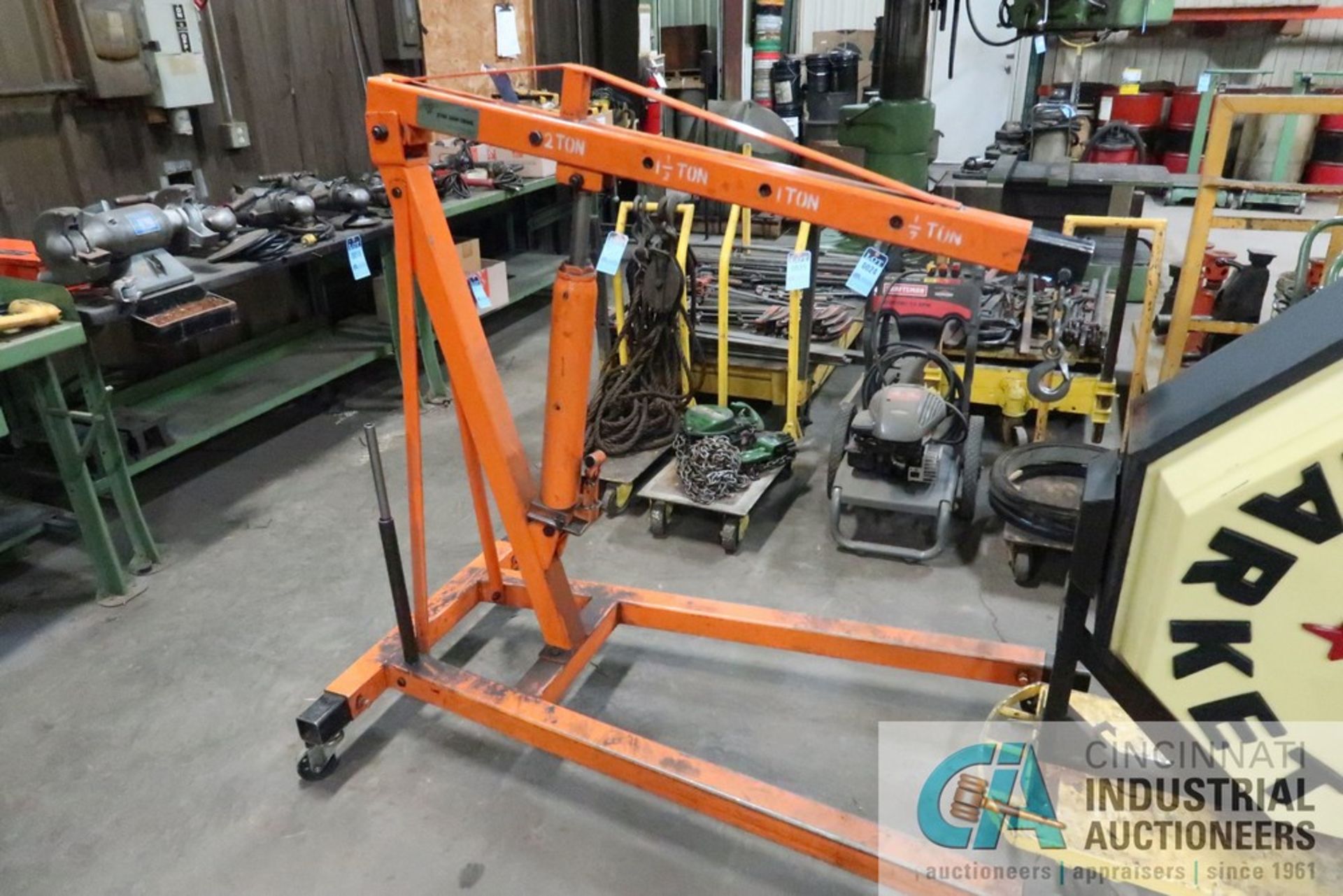 2 TON BUFFALO MODEL CP-8 HYDRAULIC SHOP CRANE