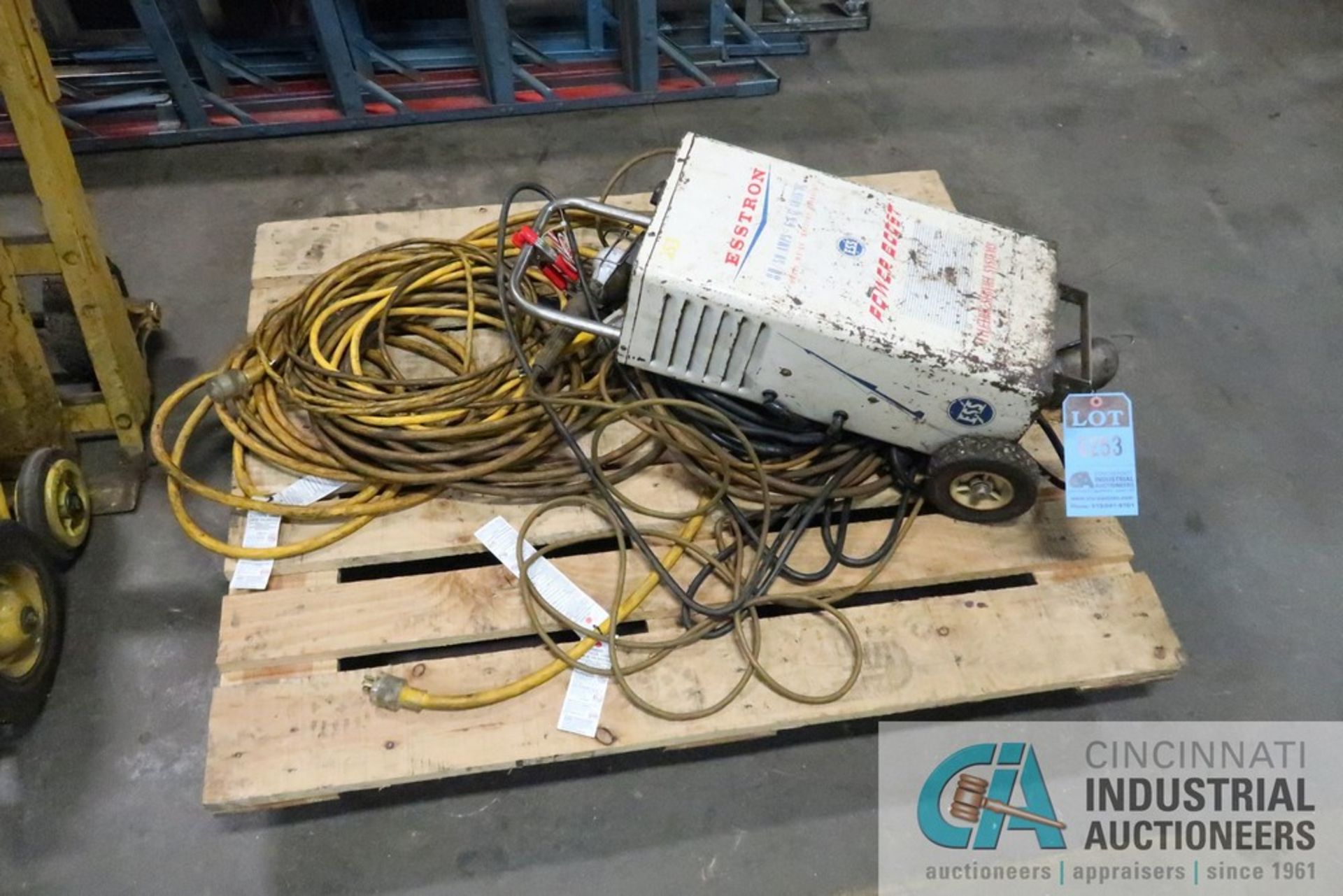 (LOT) 80/50 AMP ESSTRON BATTERY CHARGER AND ELECTRIC CORDS