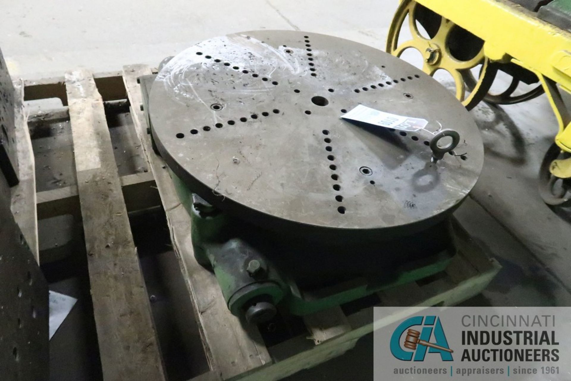 28" ROTARY TABLE - Image 3 of 3