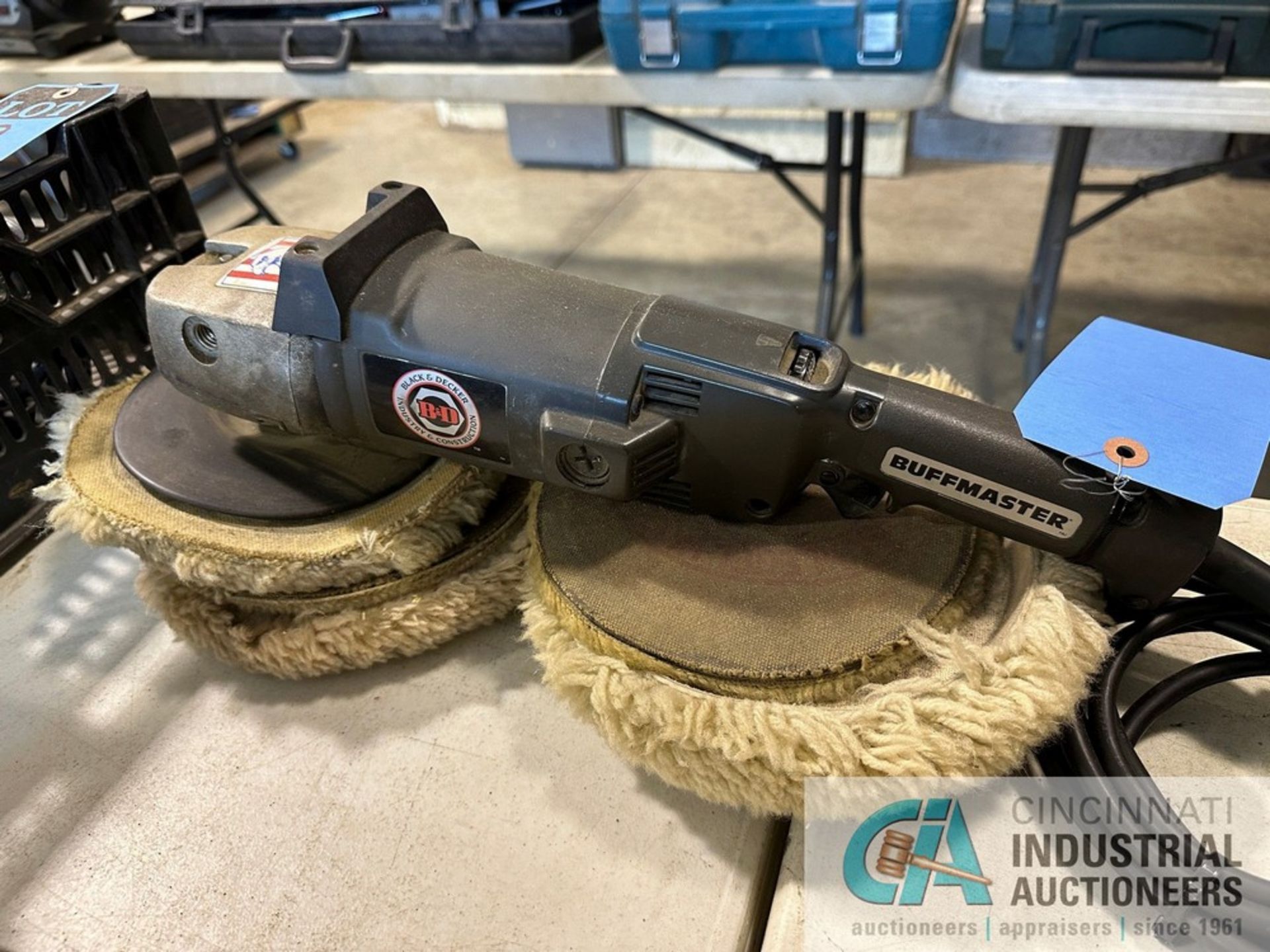 7"/9" BLACK & DECKER MODEL 6138 ELECTRONIC SANDER/POLISHER - Image 3 of 3