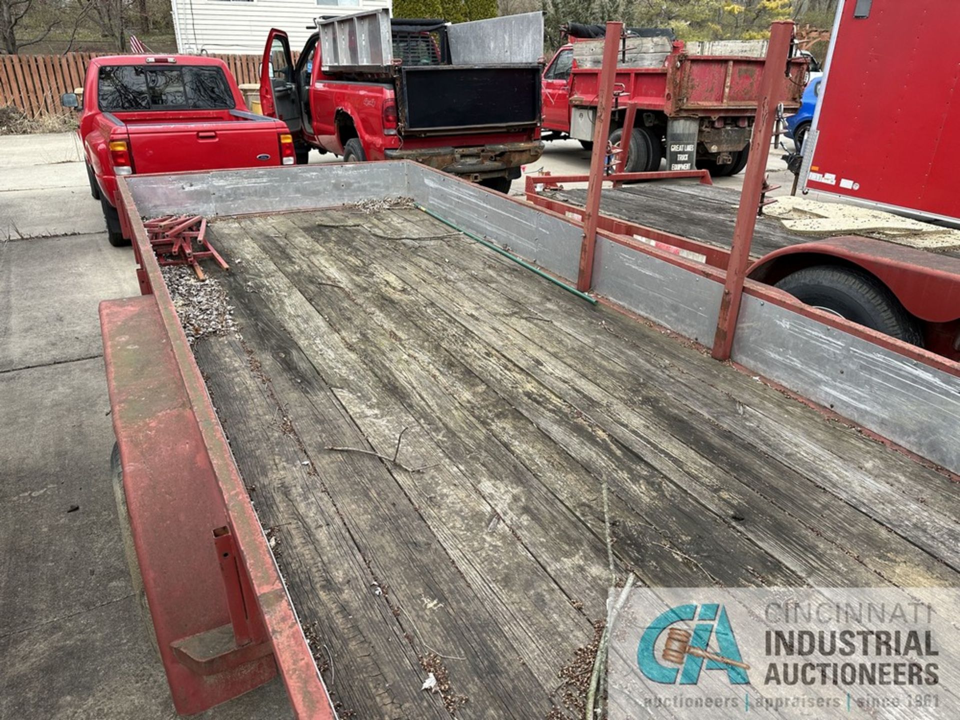 80" WIDE X 16'8" LONG MFG UNKNOWN DUAL AXLE TRAILER VIN # N/A WITH LAY DOWN RAMP *SPECIAL NOTICE - Image 9 of 10