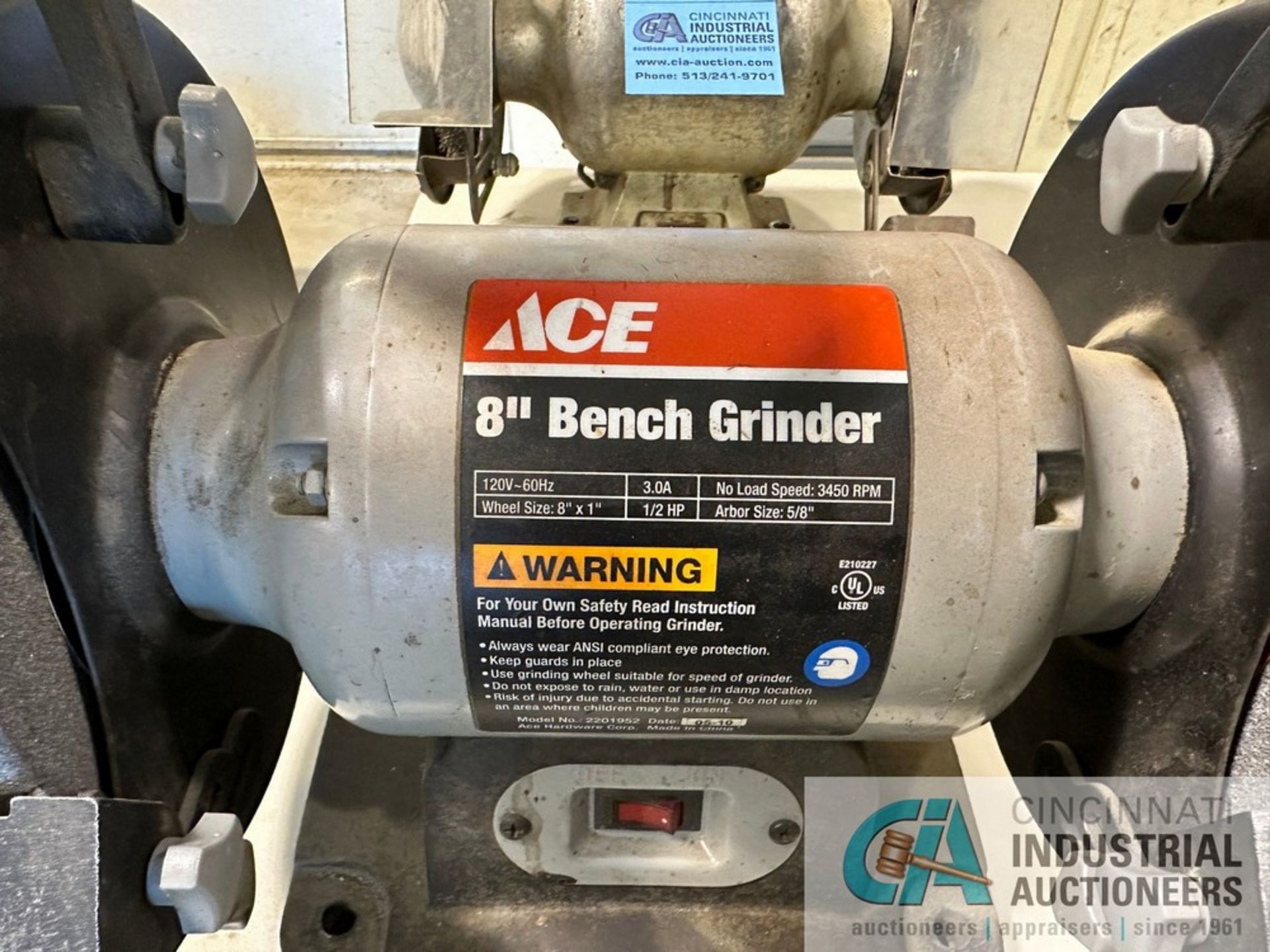 8" ACE DOUBLE-END BENCH GRINDER - Image 2 of 4
