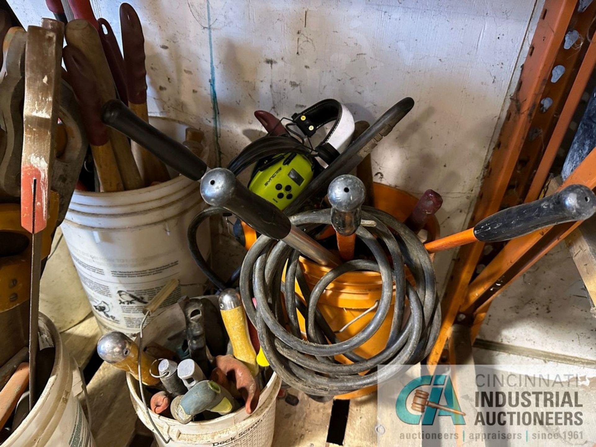 SKID MISCELLANEOUS HAND TOOLS - Image 2 of 5
