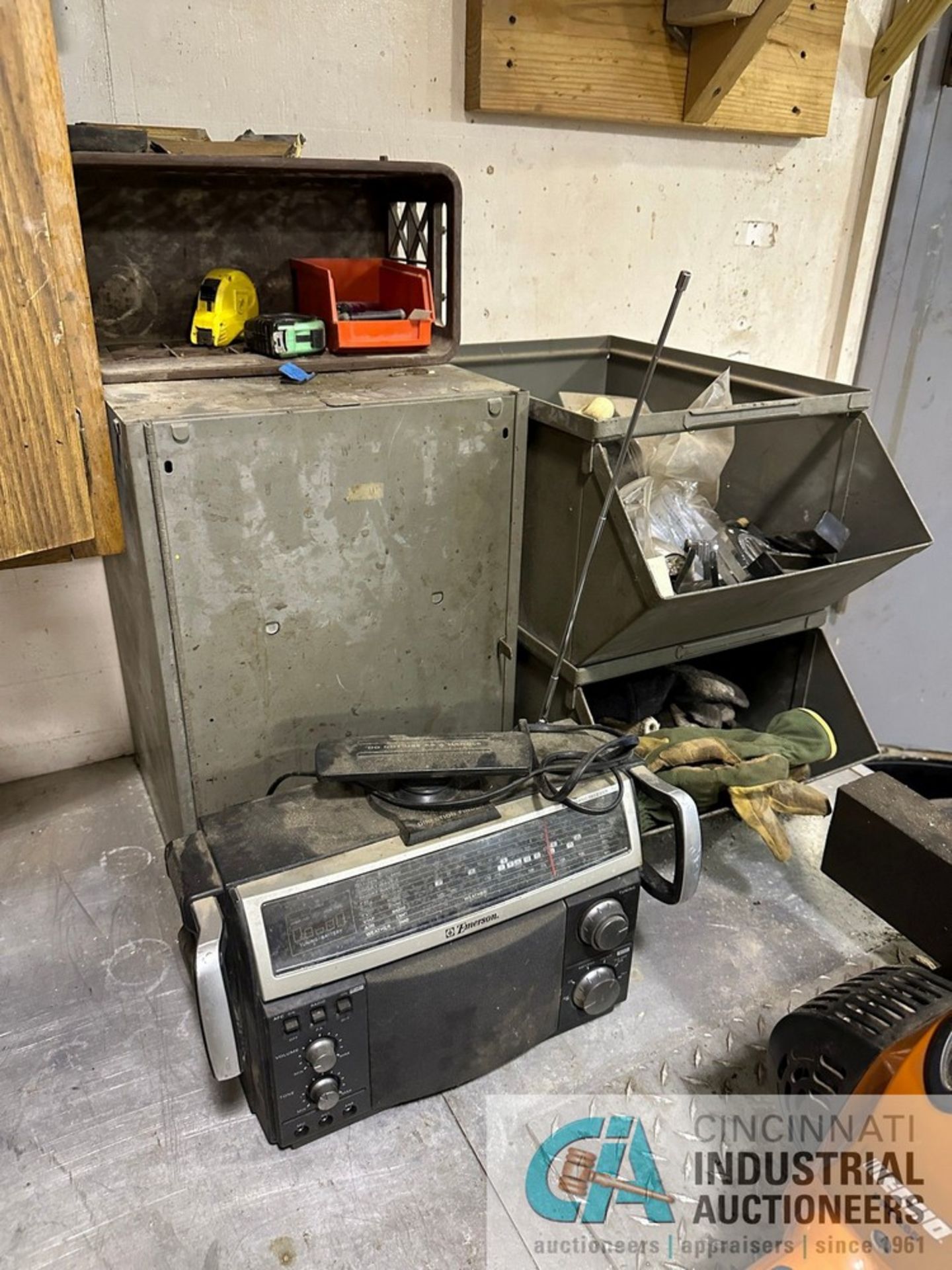 (LOT) MISCELLANEOUS PM SUPPLIES AND REPAIR PARTS *CABINETS STAY WITH BUILDING* - Image 2 of 6
