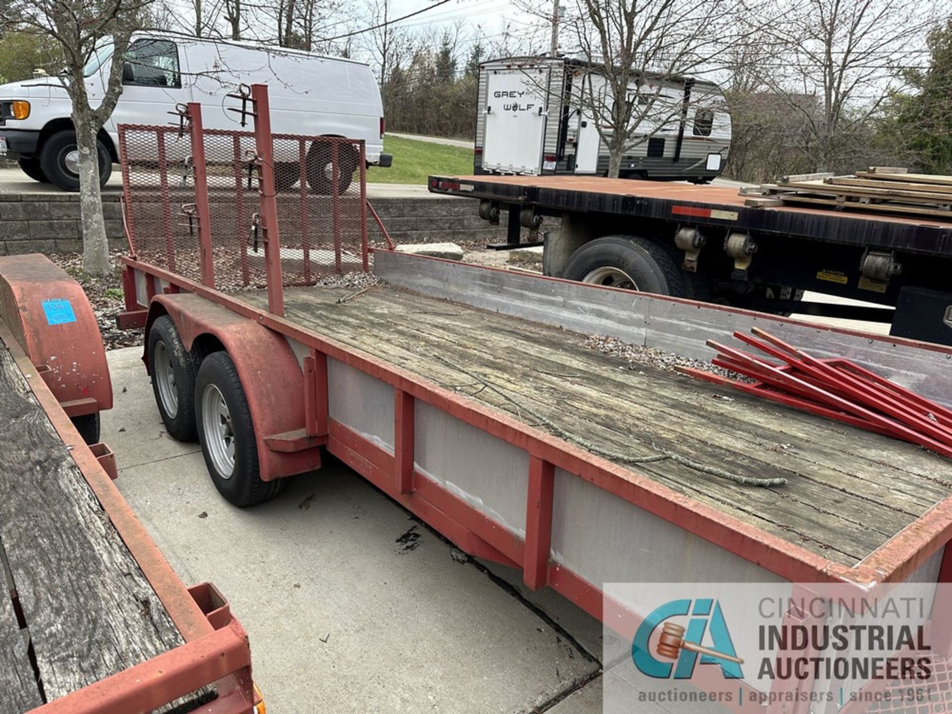 80" WIDE X 16'8" LONG MFG UNKNOWN DUAL AXLE TRAILER VIN # N/A WITH LAY DOWN RAMP *SPECIAL NOTICE - Image 5 of 10