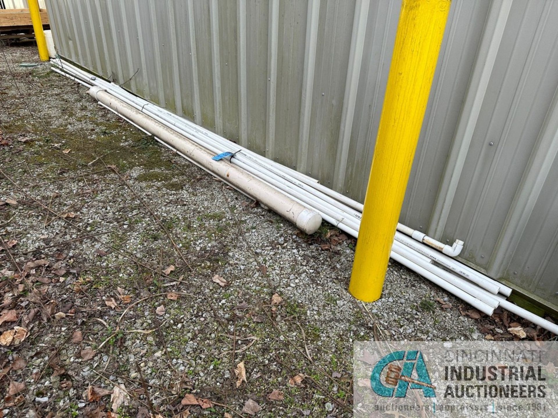 (LOT) MISCELLANEOUS PVC AND LUMBER - Image 2 of 5
