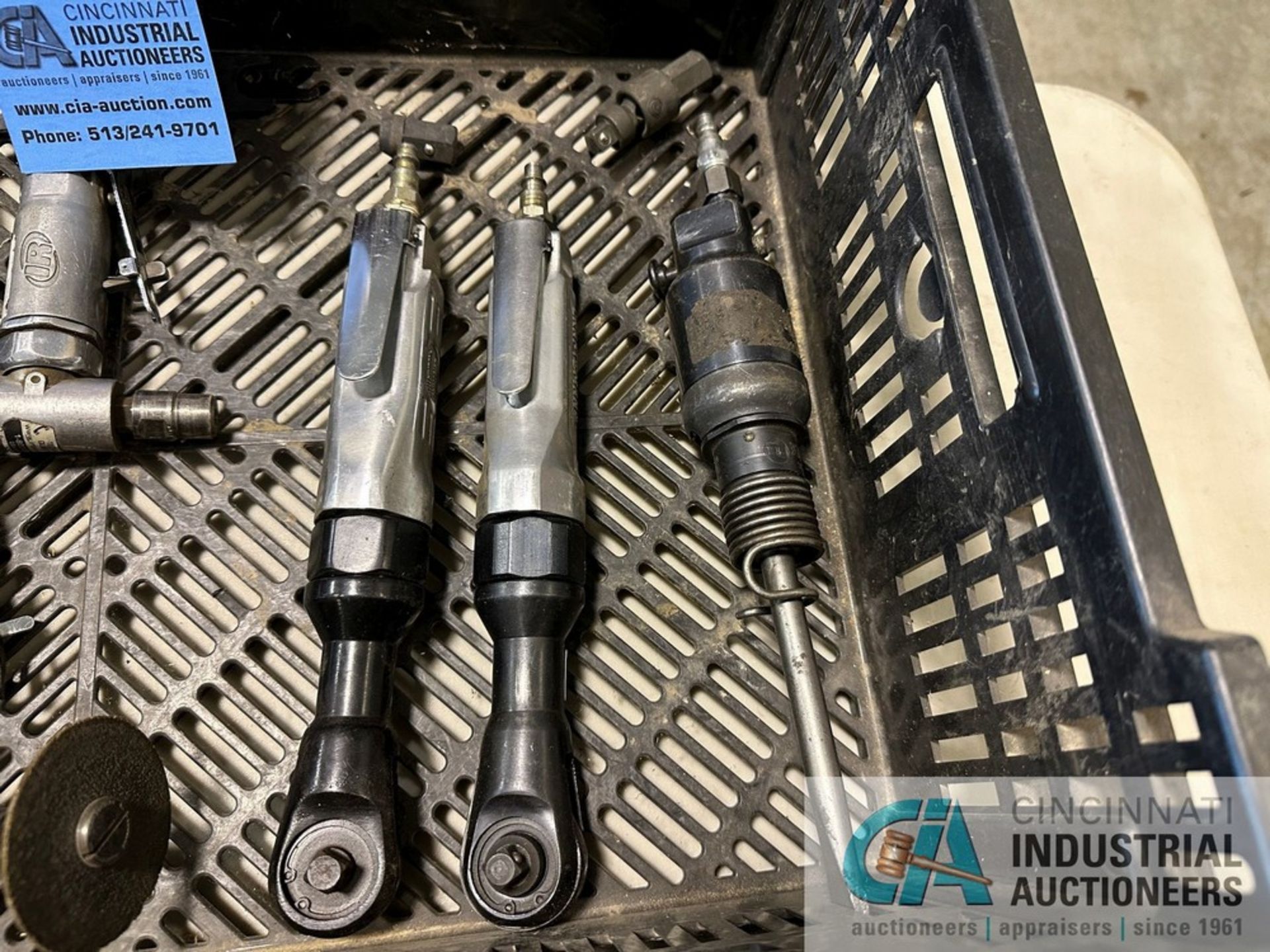 (LOT) MISCELLANEOUS PNEUMATIC HAND TOOLS - Image 2 of 3